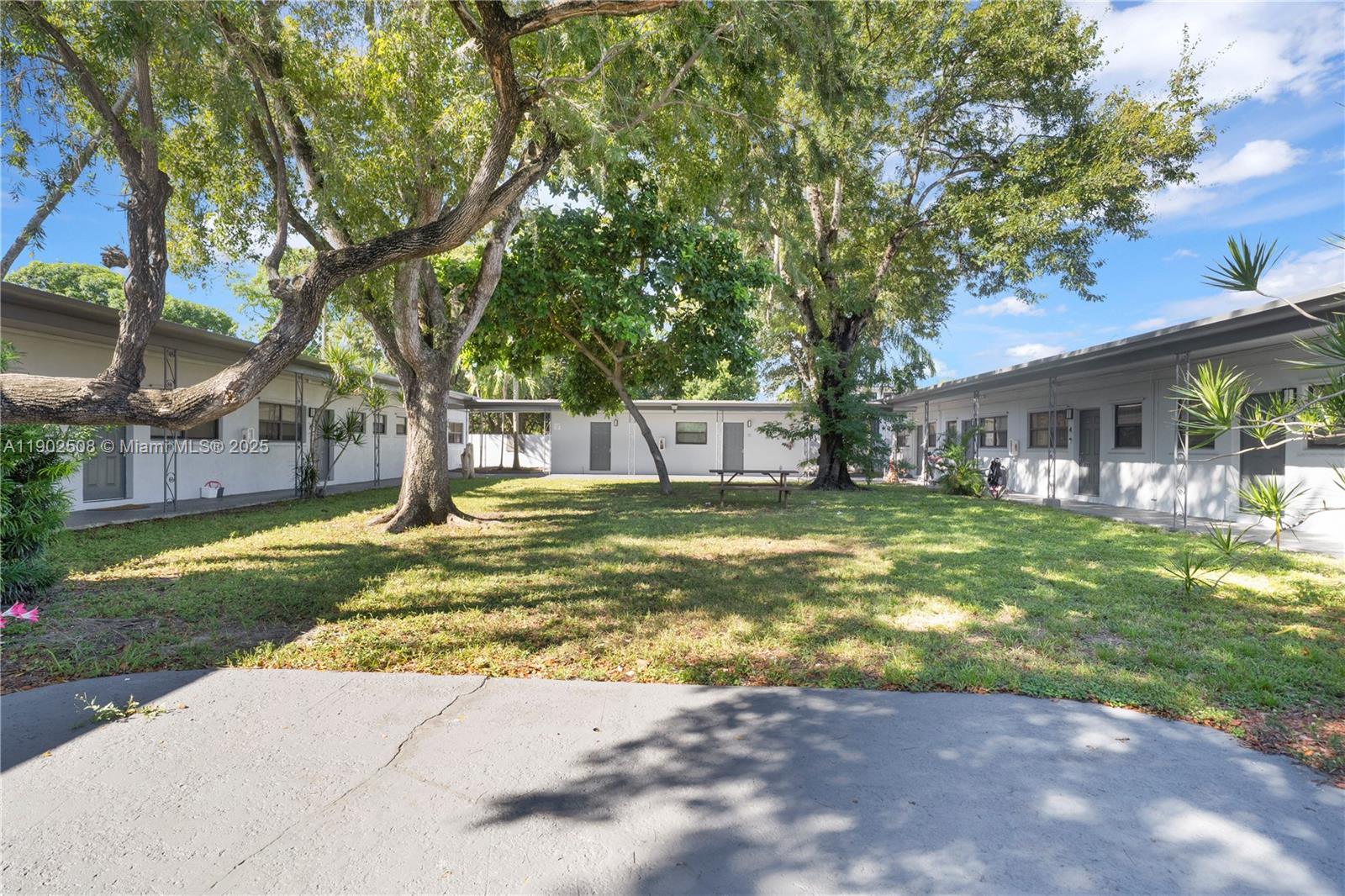 ALBERTA BISCAYNE 2ND REV - Residential Lease