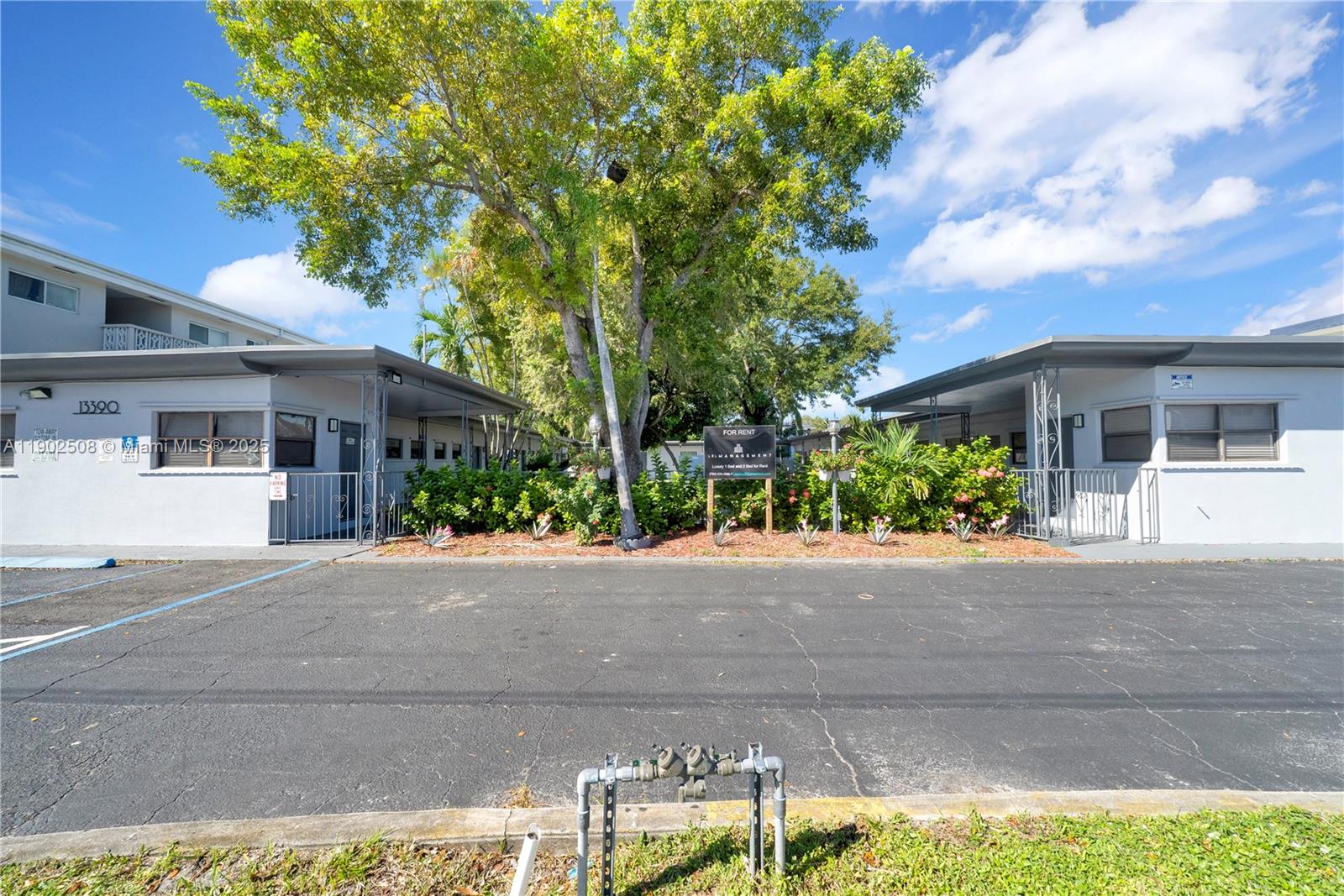 ALBERTA BISCAYNE 2ND REV - Residential Lease