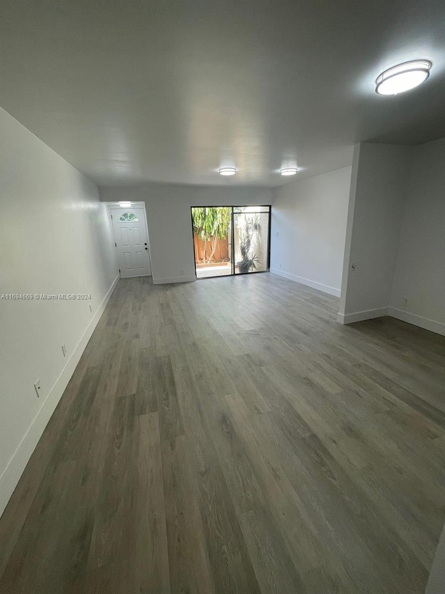 Address Not Disclosed, Sunrise, Miami-Dade County, Florida - 1 Bedrooms  
1 Bathrooms - 