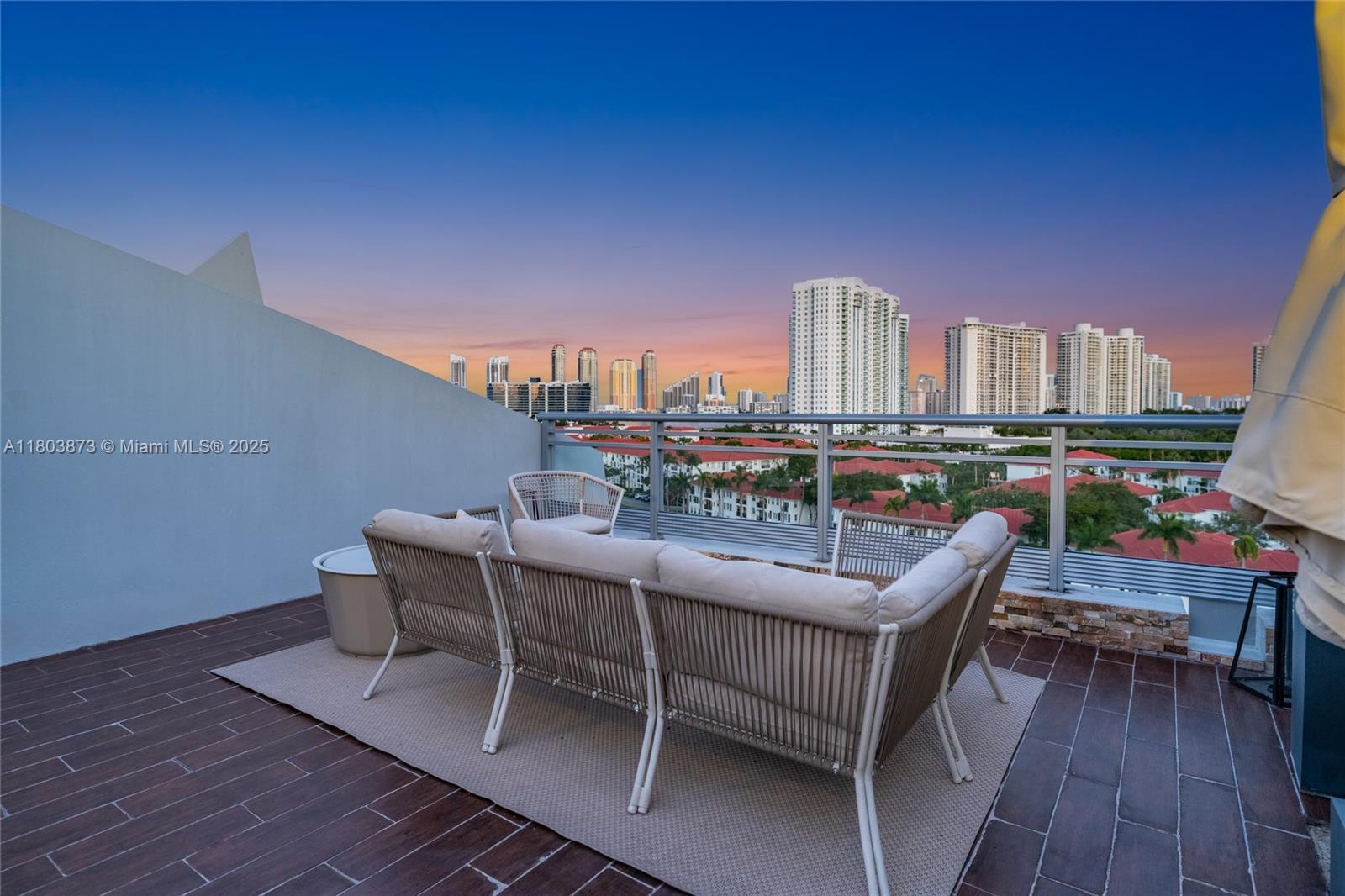 ARTECH RESIDENCES AT AVEN - Residential