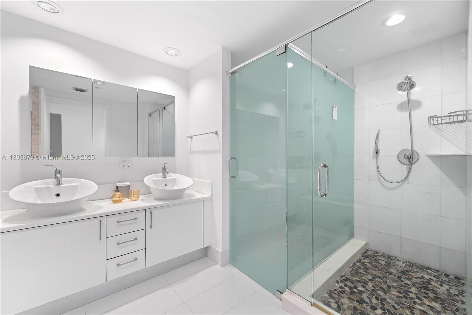 ARTECH RESIDENCES AT AVEN - Residential