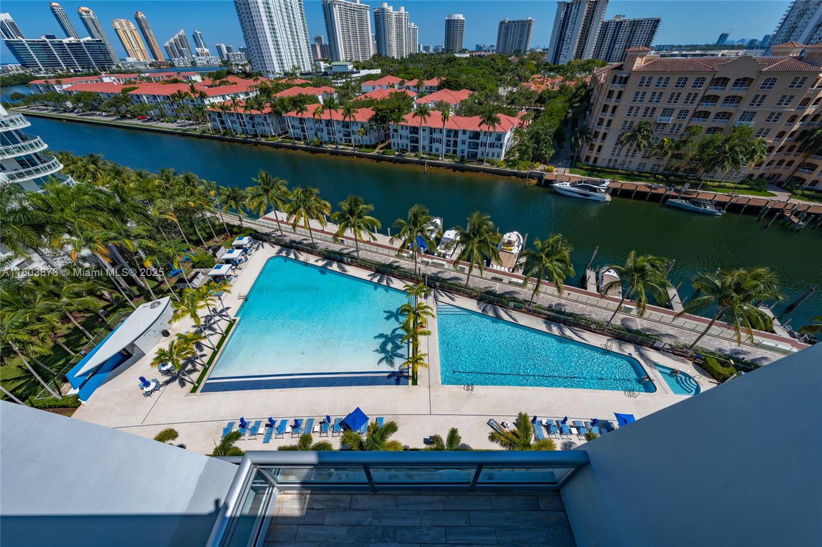 ARTECH RESIDENCES AT AVEN - Residential