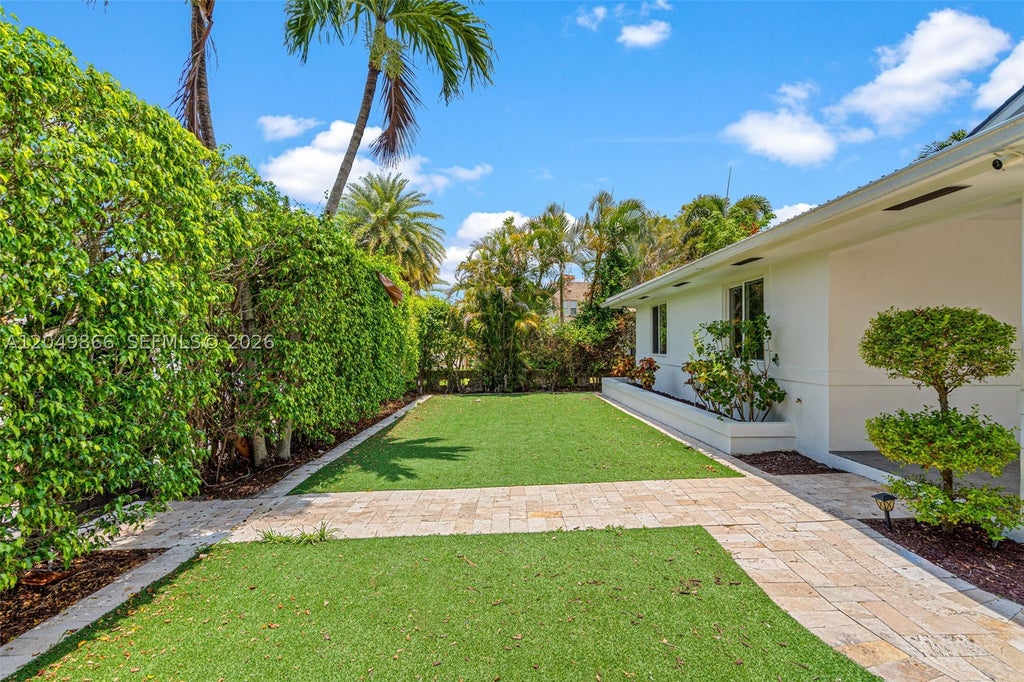 Photo of 1550 Tyler St, Hollywood, FL 33020 (MLS # A12049866)