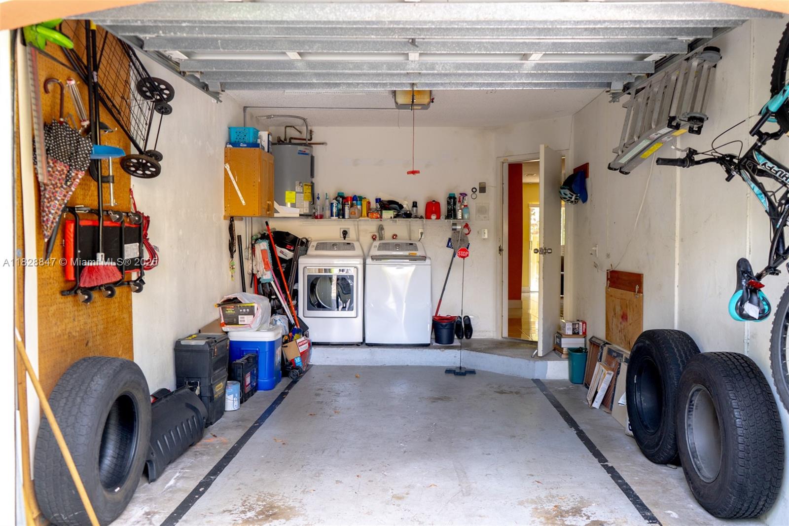 VISTA ALEGRE TOWNHOMES VI - Residential