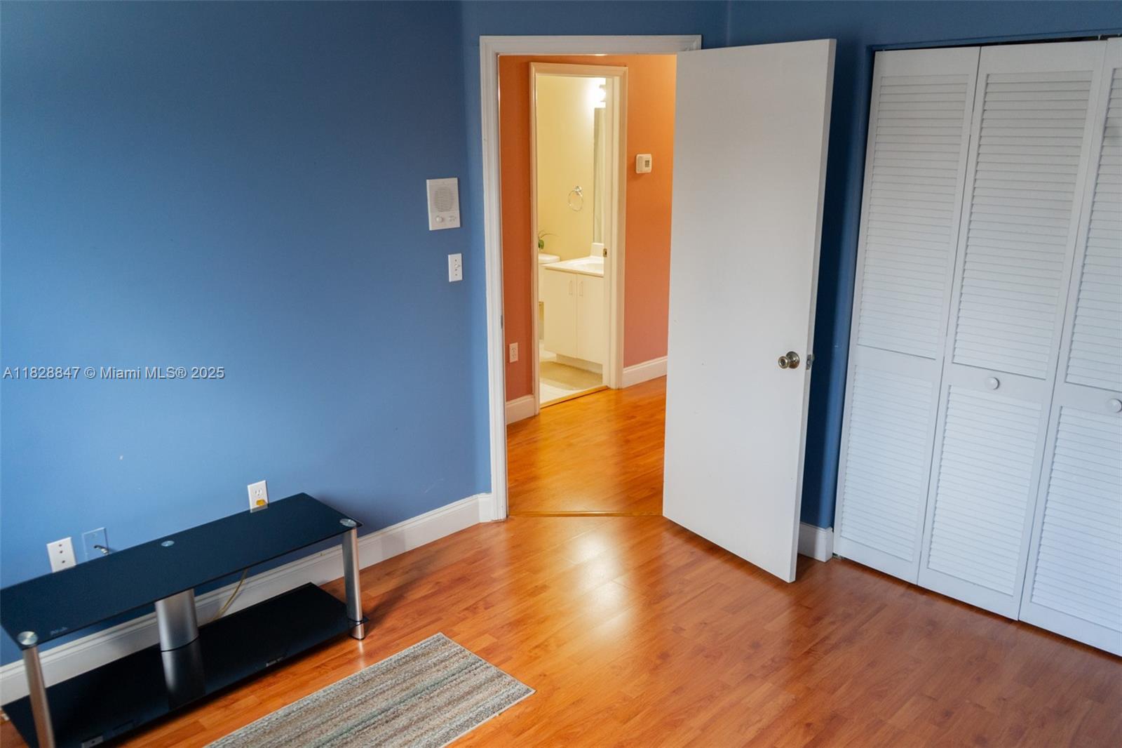 VISTA ALEGRE TOWNHOMES VI - Residential