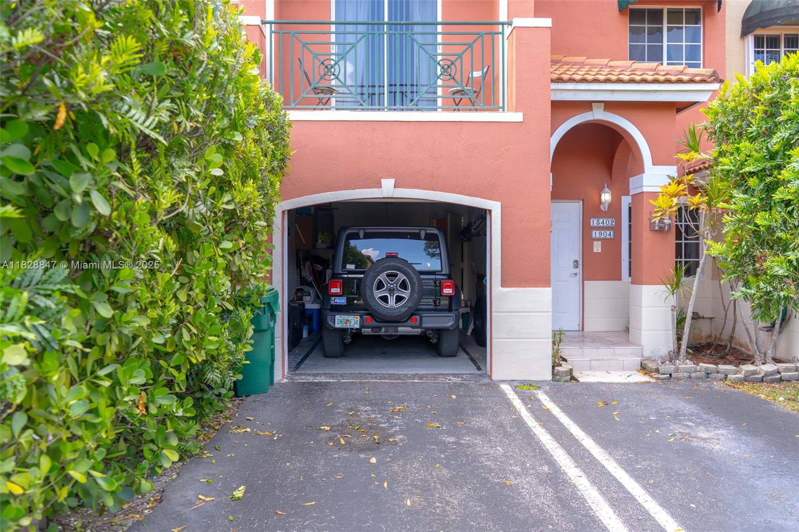 VISTA ALEGRE TOWNHOMES VI - Residential