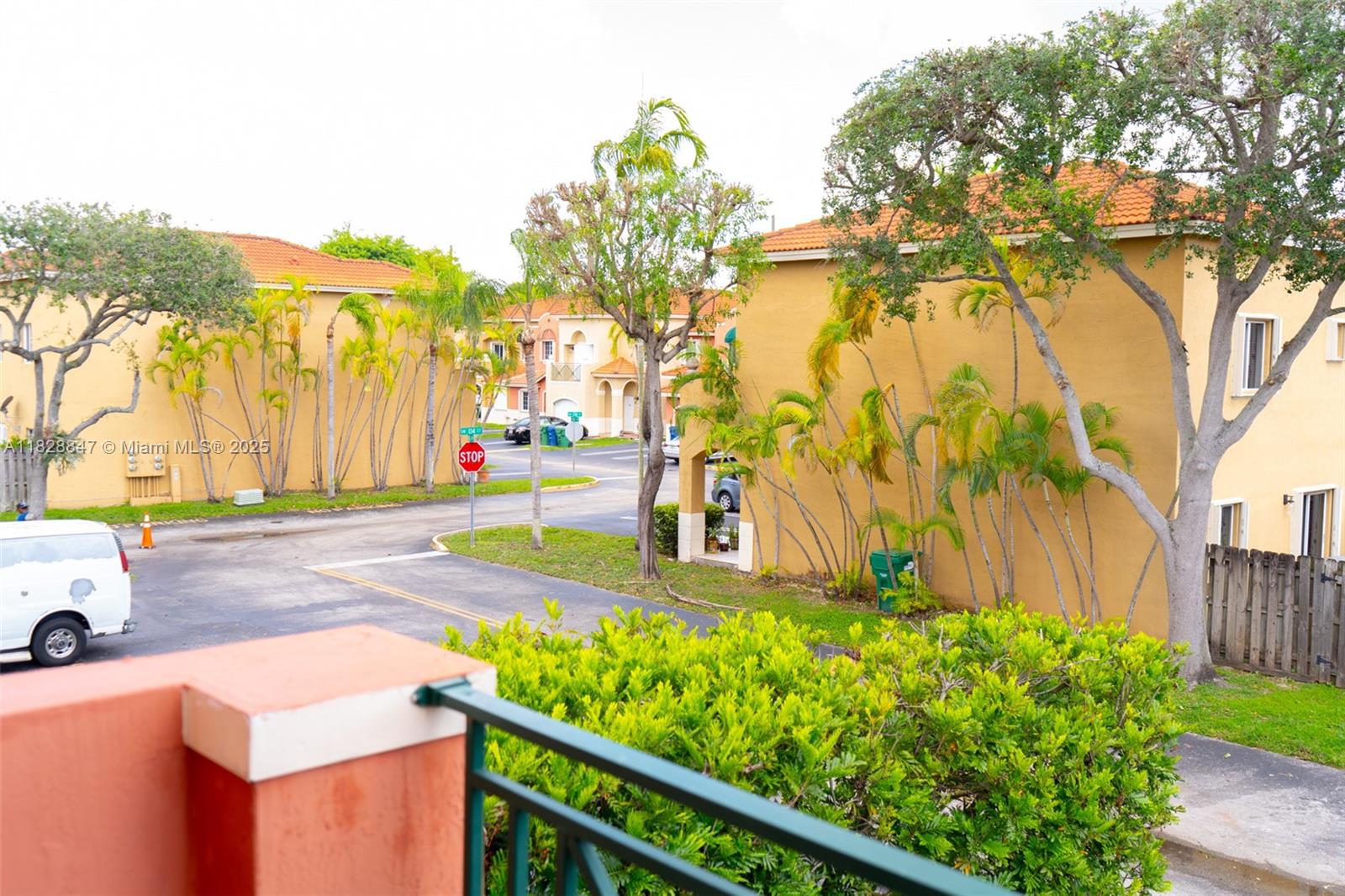 VISTA ALEGRE TOWNHOMES VI - Residential