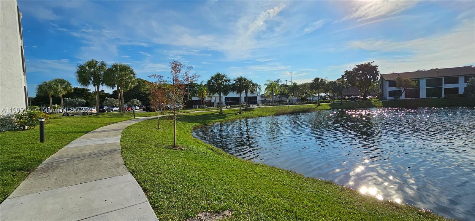 LAKE POINTE CONDOMINIUM N - Residential