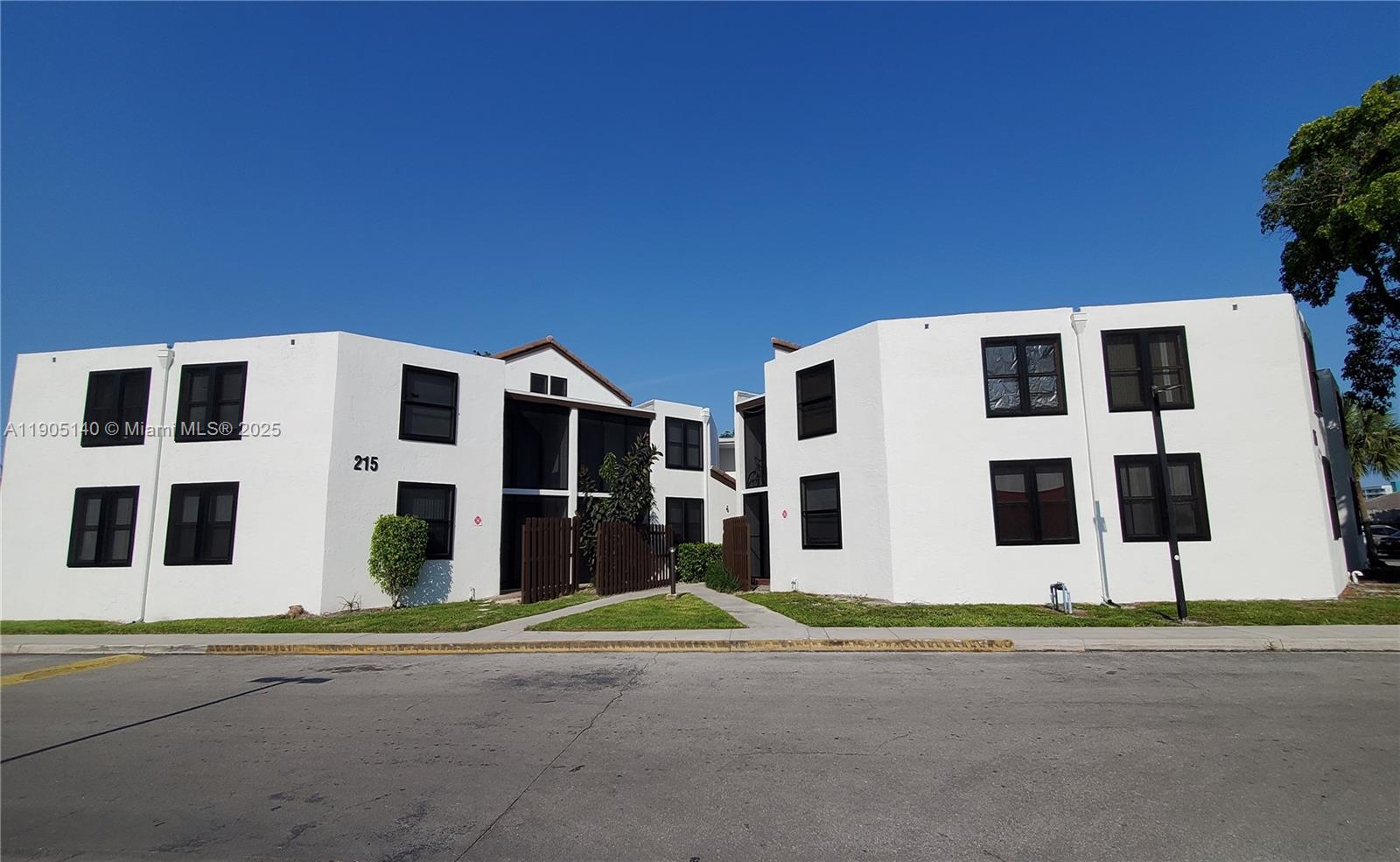 LAKE POINTE CONDOMINIUM N - Residential