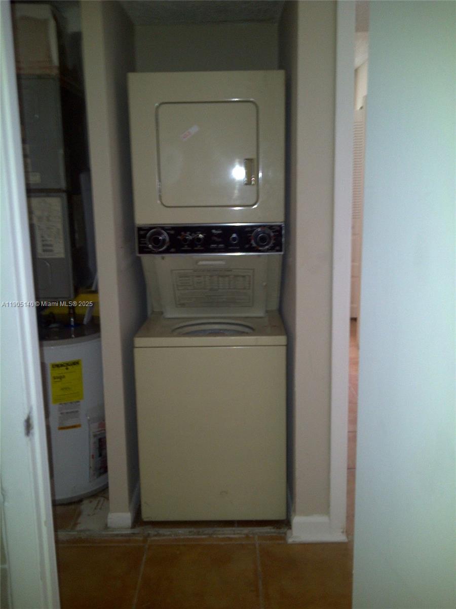 LAKE POINTE CONDOMINIUM N - Residential