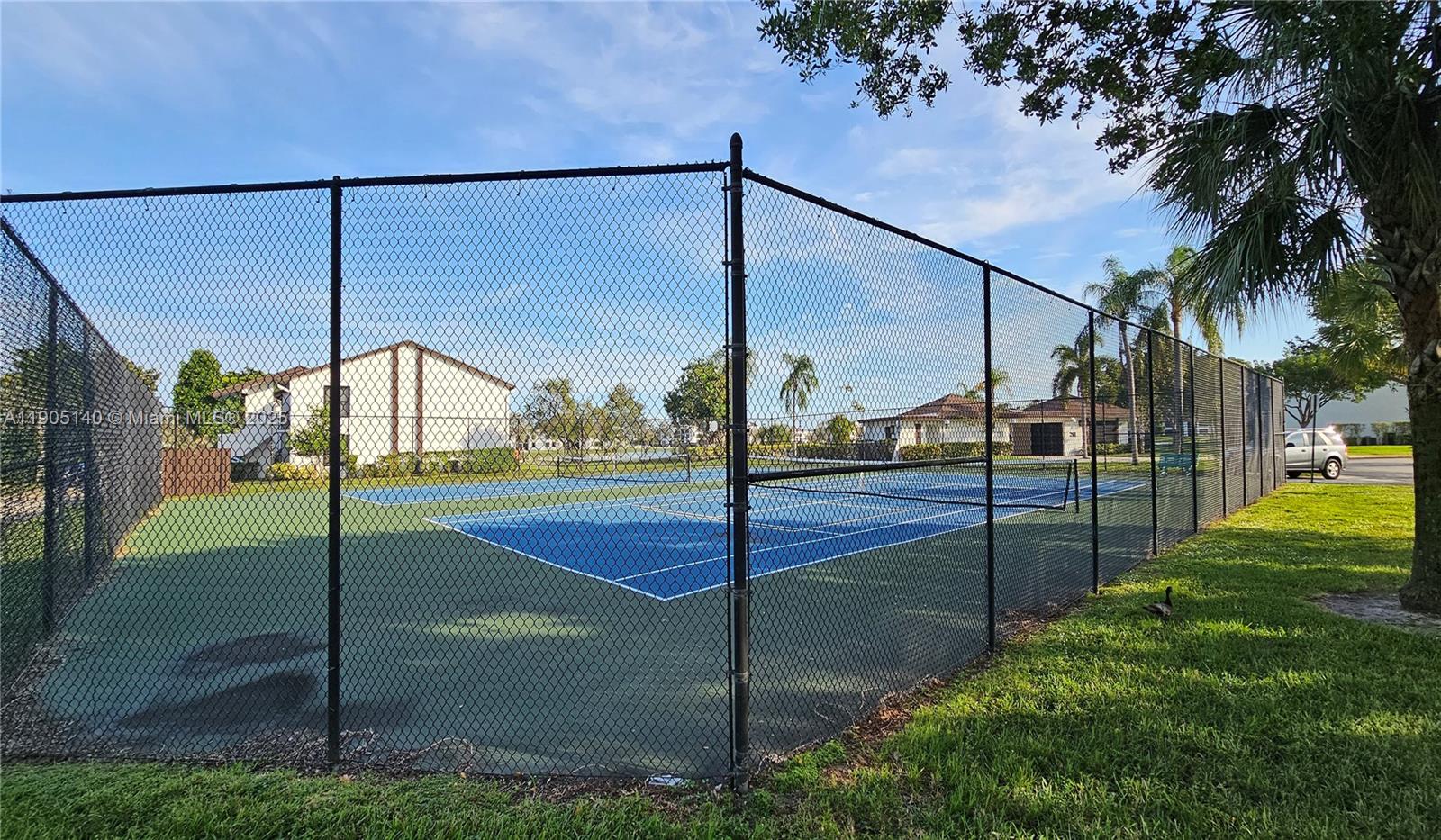 LAKE POINTE CONDOMINIUM N - Residential