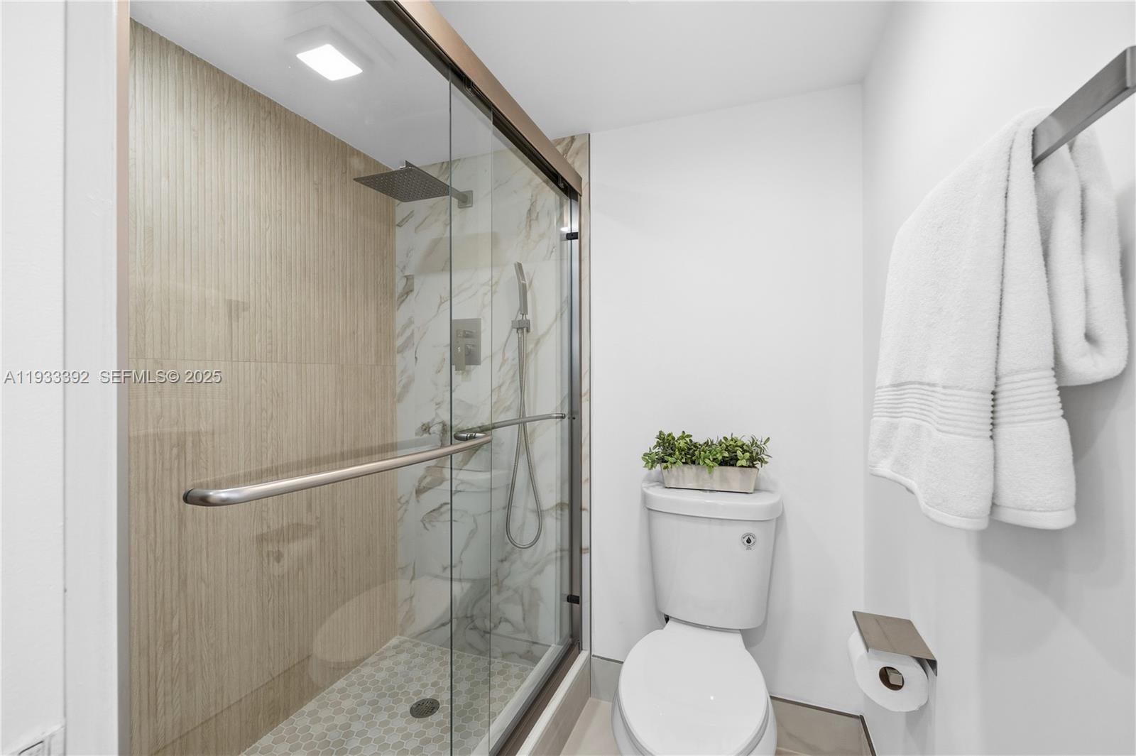 CAMBRIDGE AT CENTURY - Residential