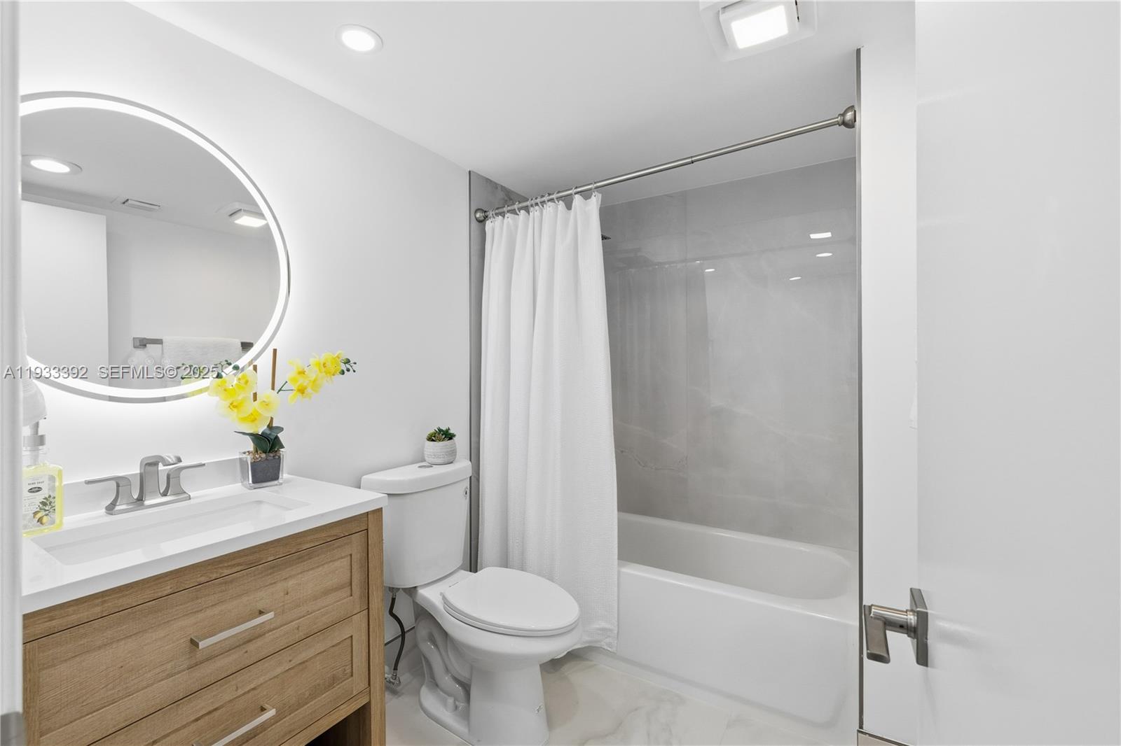 CAMBRIDGE AT CENTURY - Residential