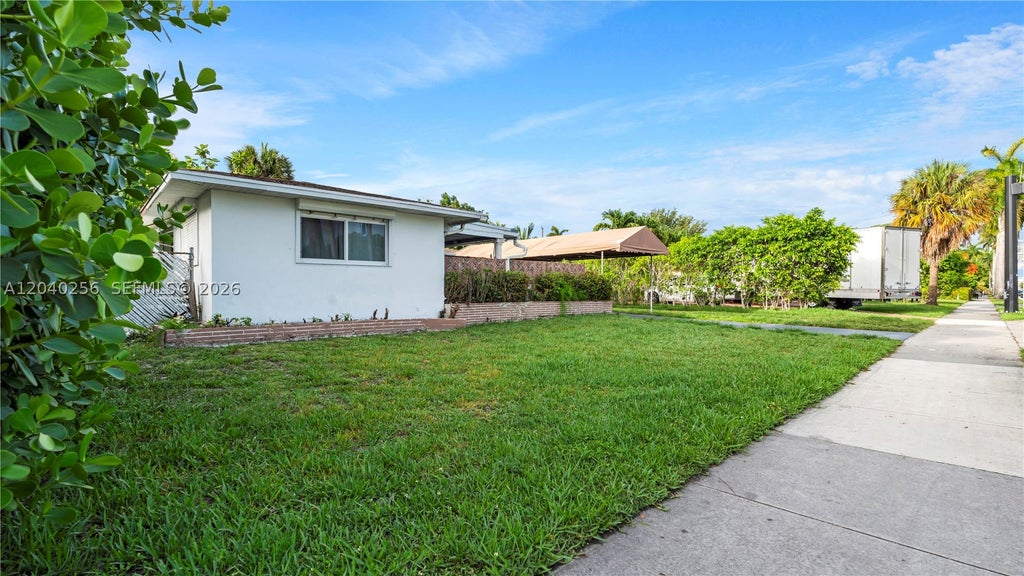 Photo of 3145 Hollywood Blvd, Hollywood, FL 33021 (MLS # A12040256)