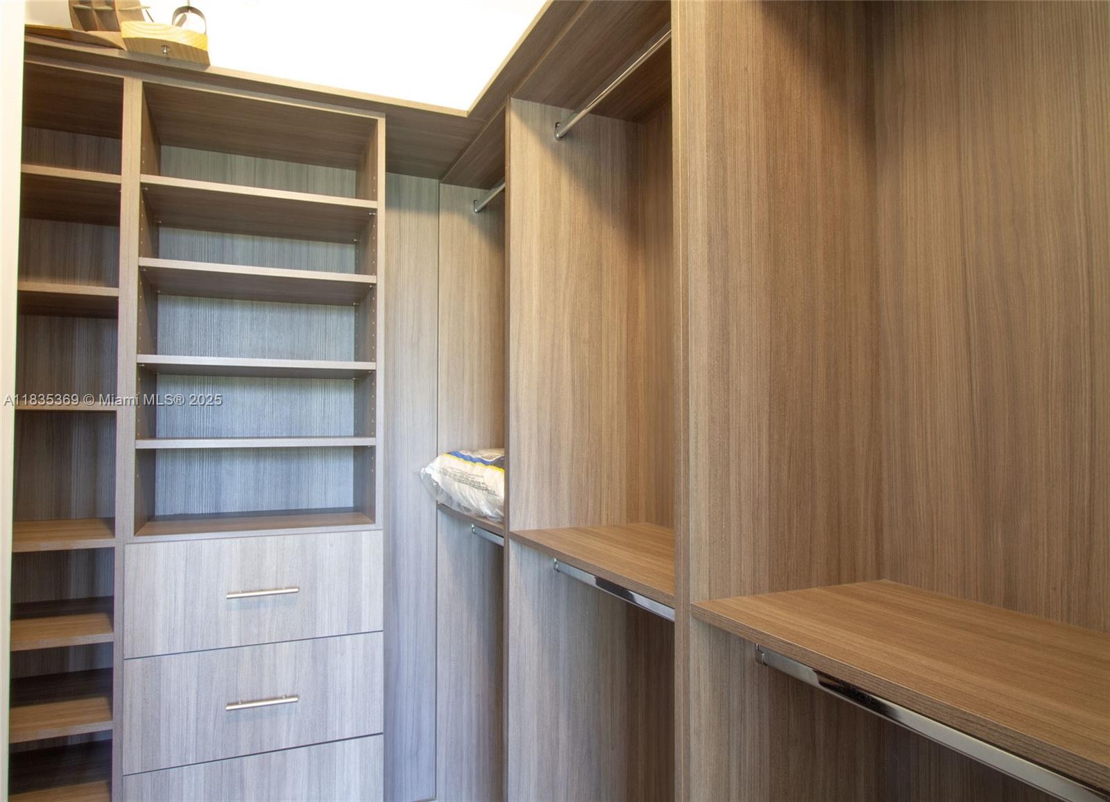 RESORT VILLA ONE CONDO - Residential Lease