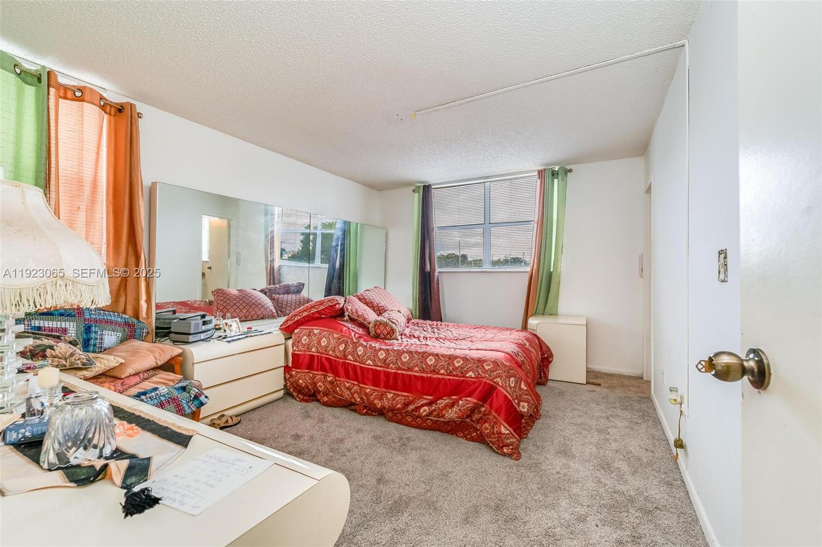 SOMERSET AT LAUDERDALE LA - Residential