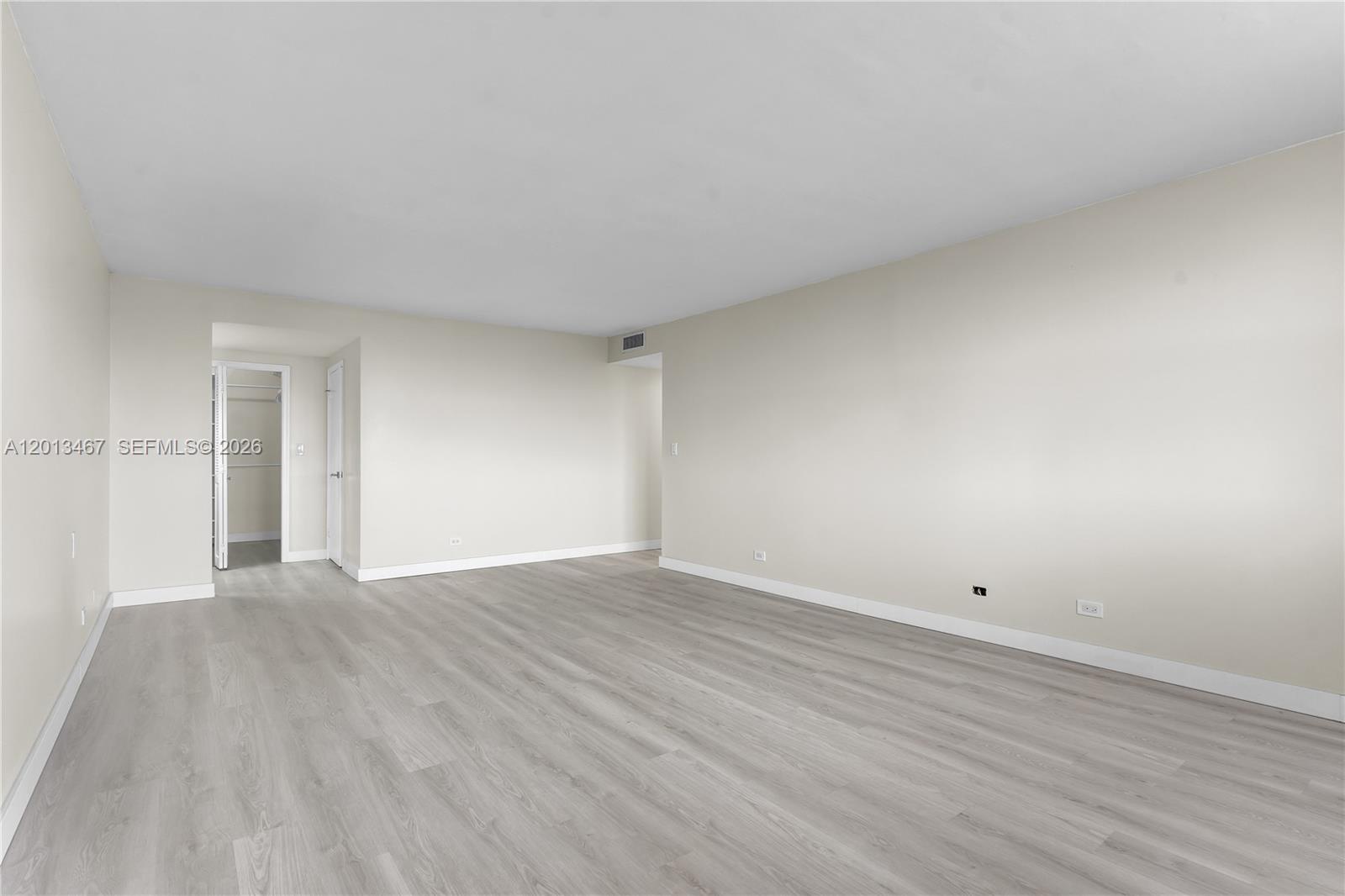 CRICKET CLUB CONDO - Residential
