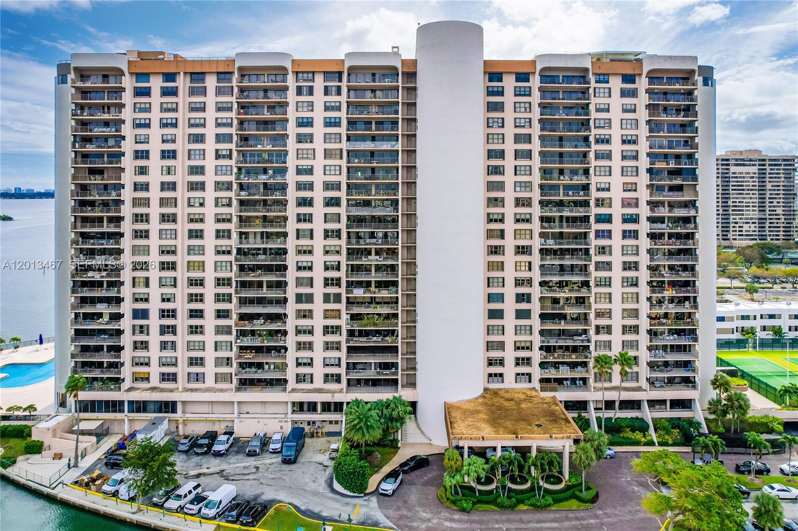 CRICKET CLUB CONDO - Residential