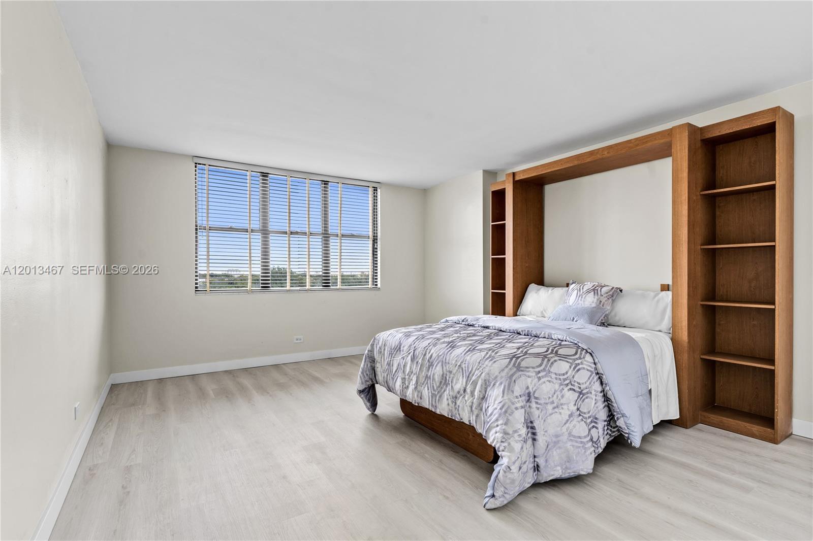 CRICKET CLUB CONDO - Residential