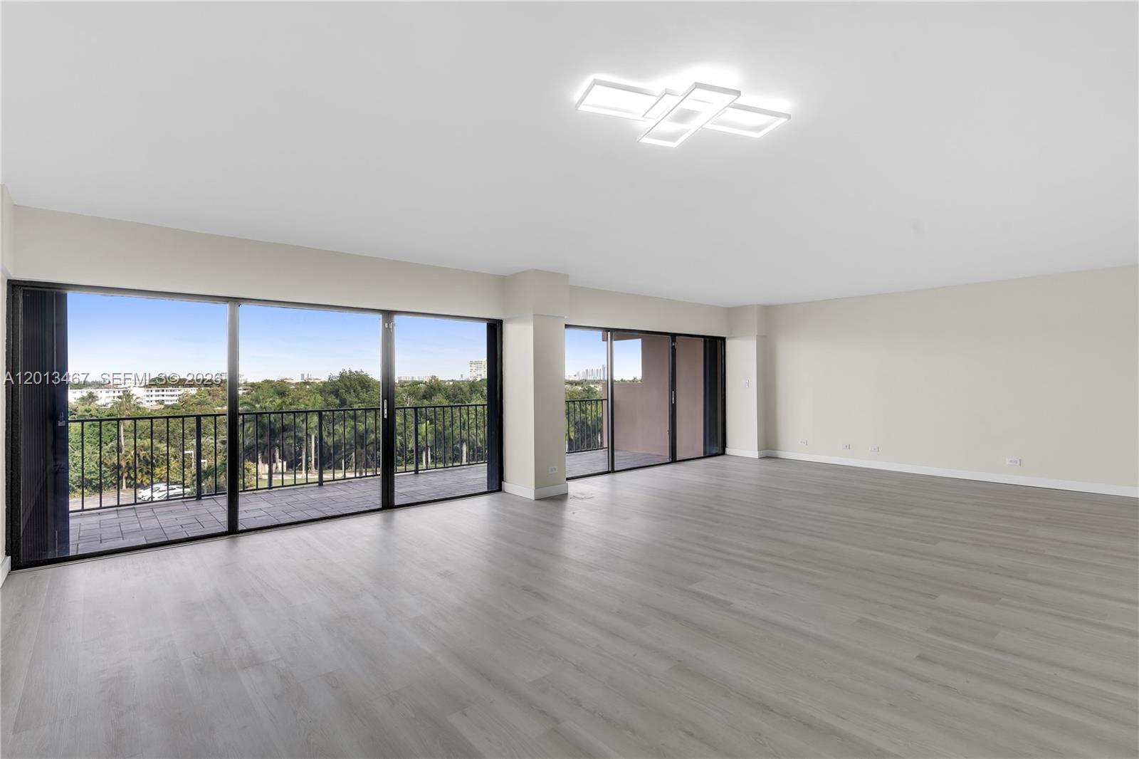 CRICKET CLUB CONDO - Residential
