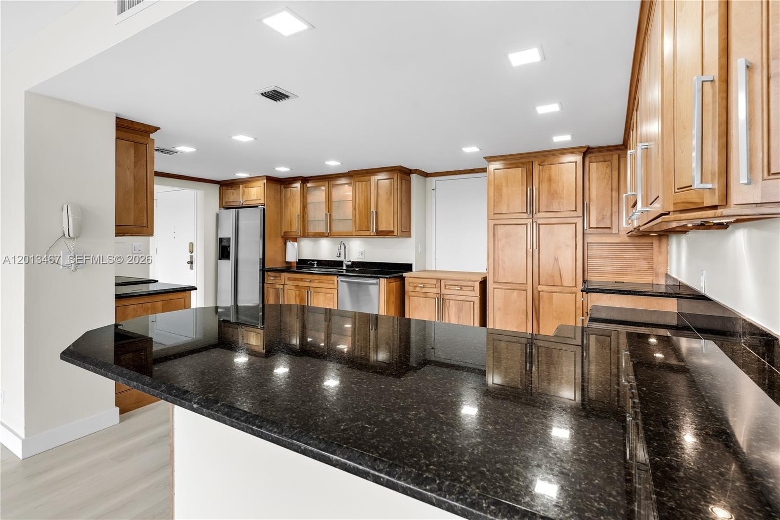 CRICKET CLUB CONDO - Residential