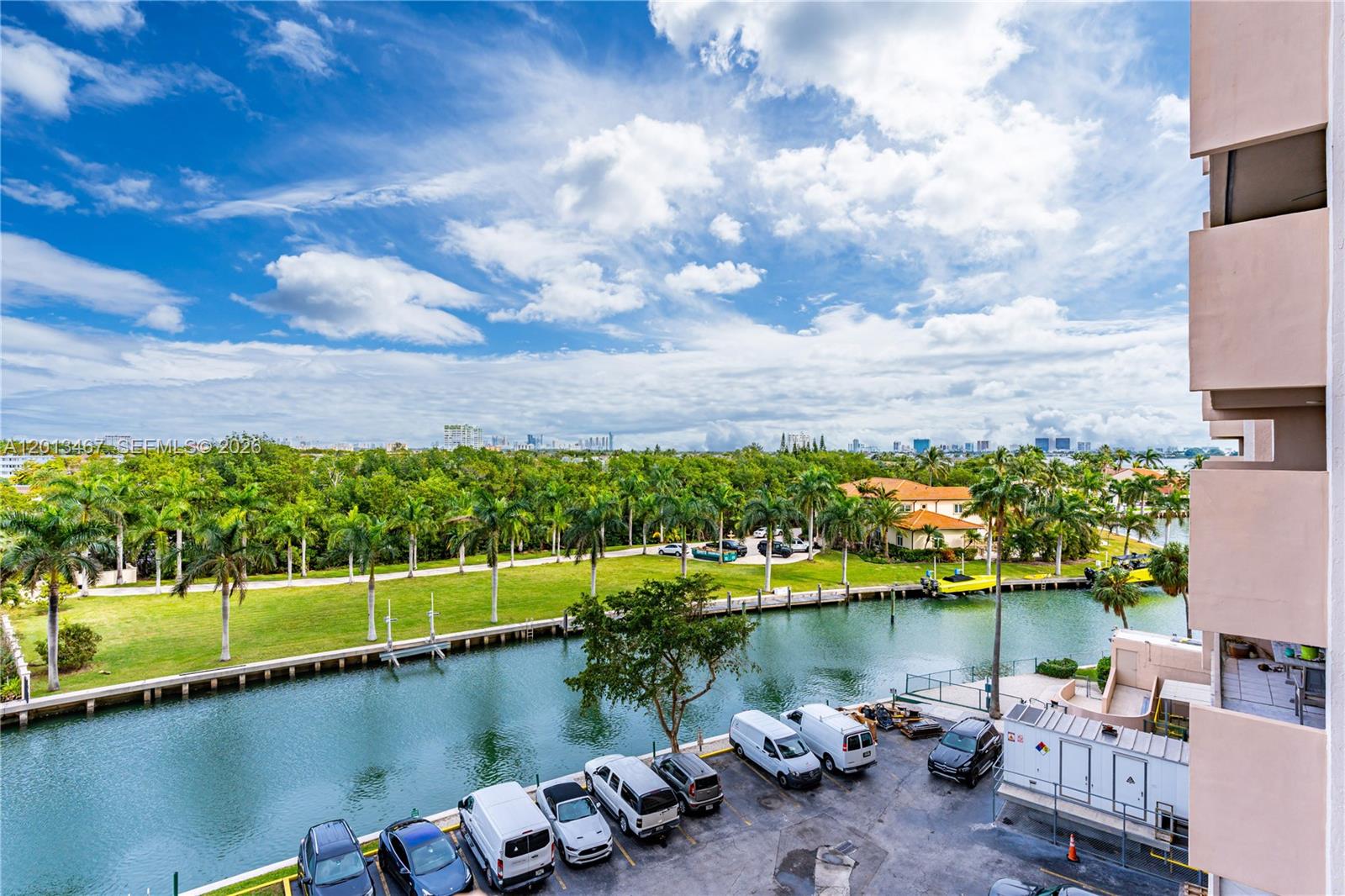 CRICKET CLUB CONDO - Residential