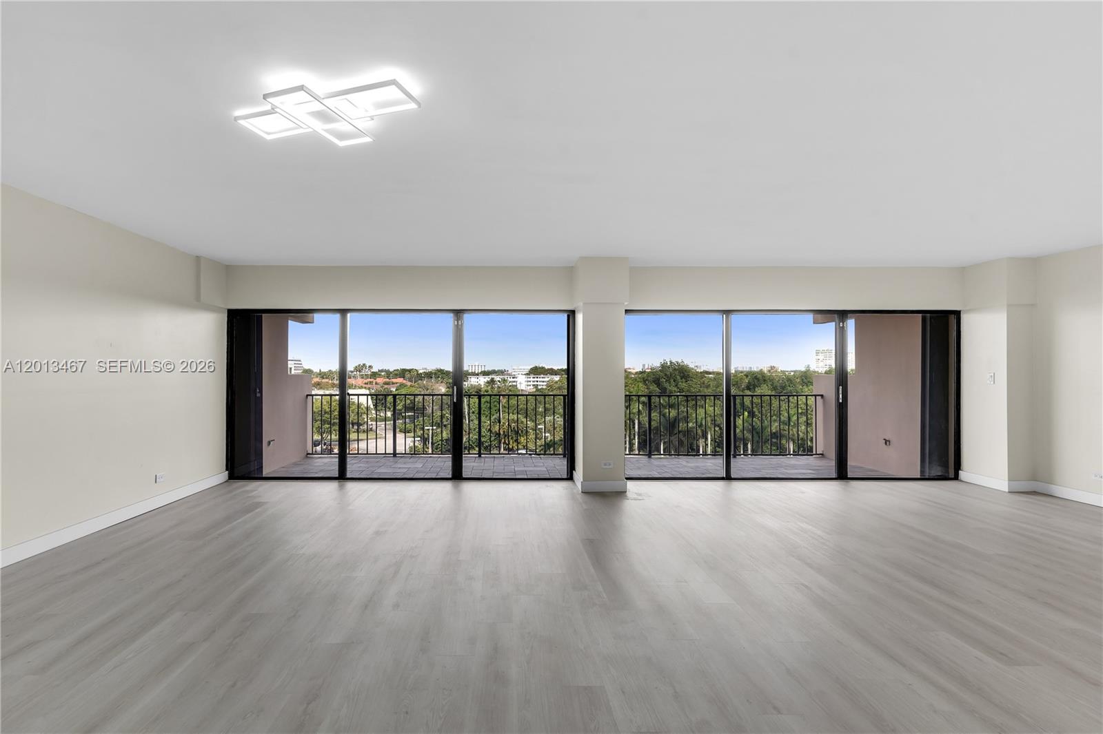 CRICKET CLUB CONDO - Residential