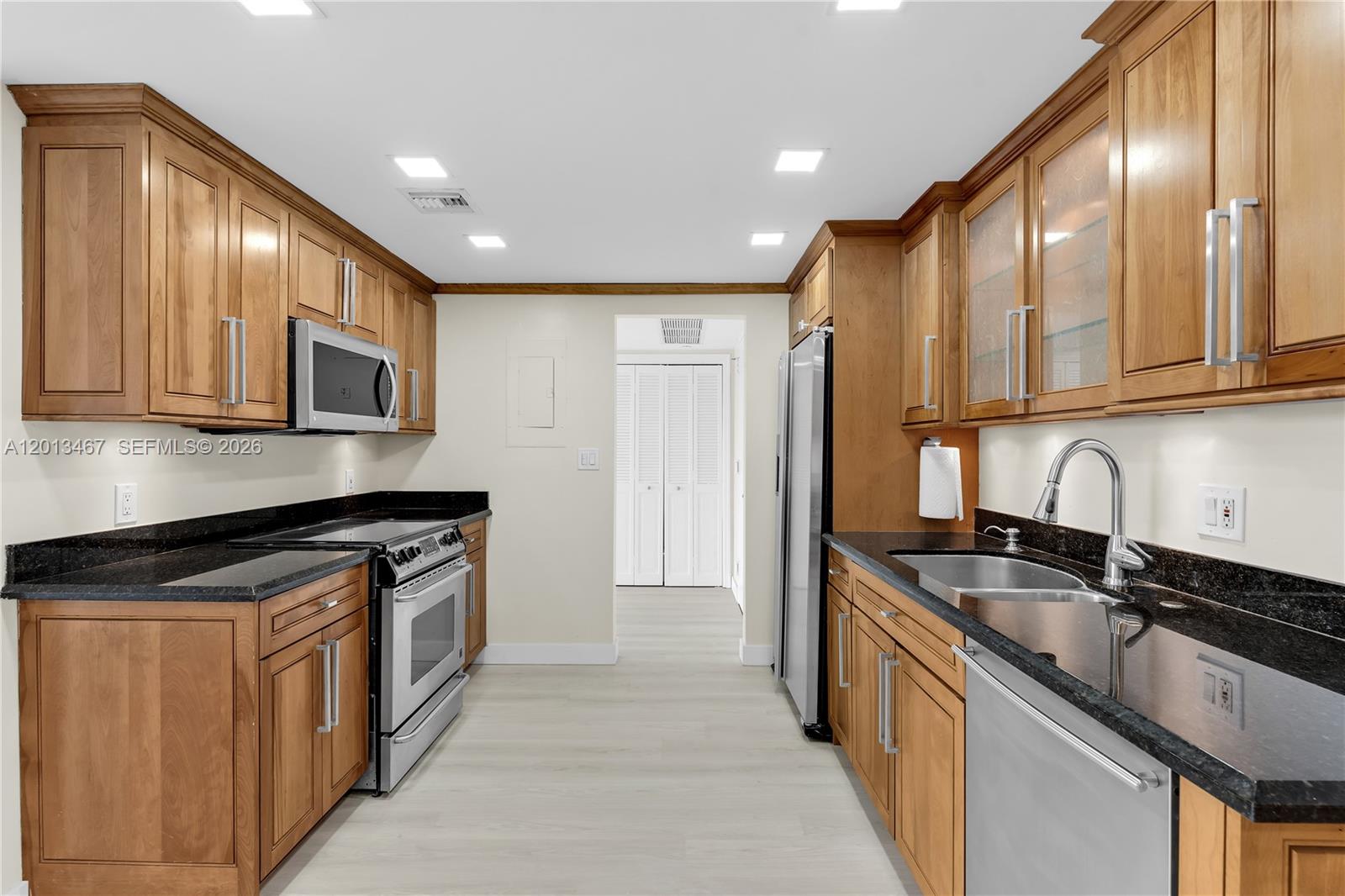 CRICKET CLUB CONDO - Residential