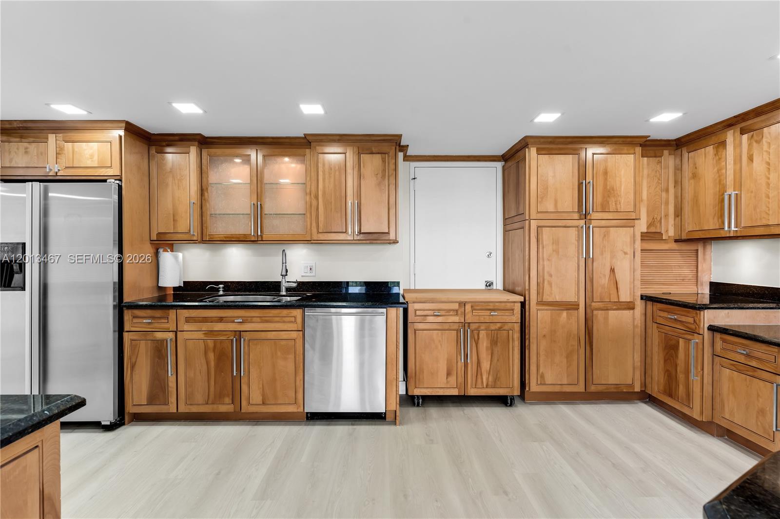 CRICKET CLUB CONDO - Residential