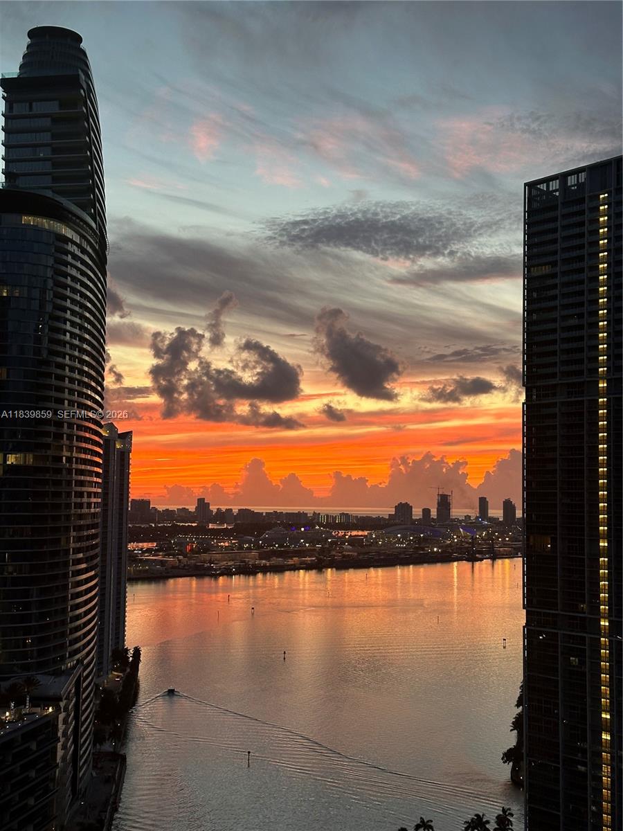 BRICKELL ON THE RIVER S T - Residential