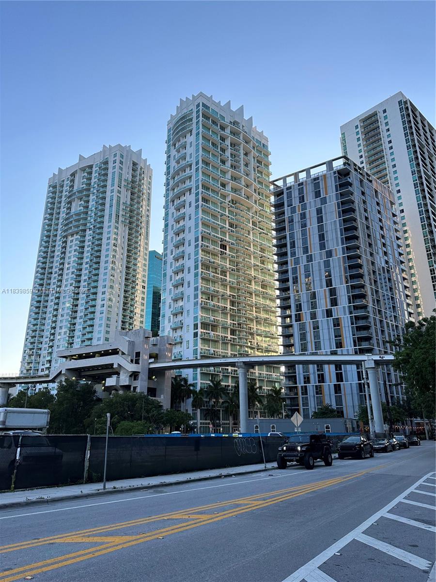 BRICKELL ON THE RIVER S T - Residential