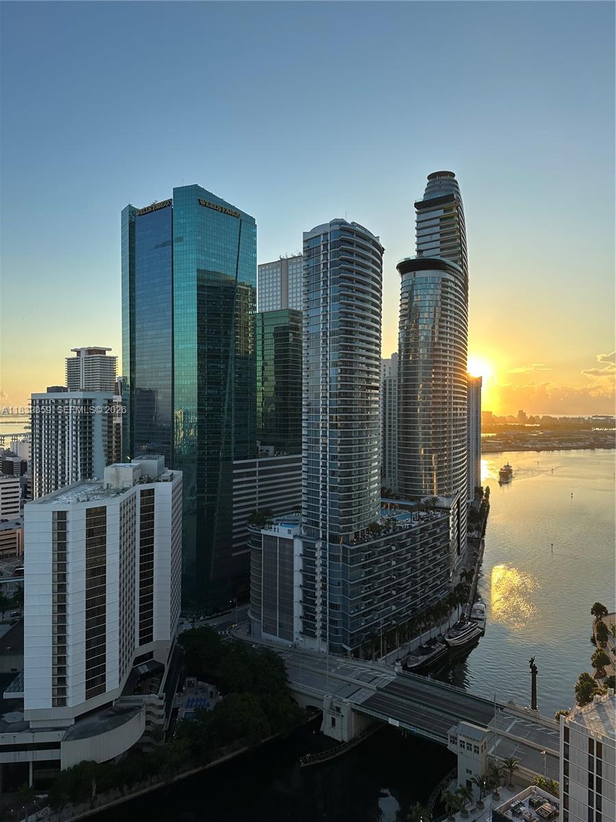 BRICKELL ON THE RIVER S T - Residential