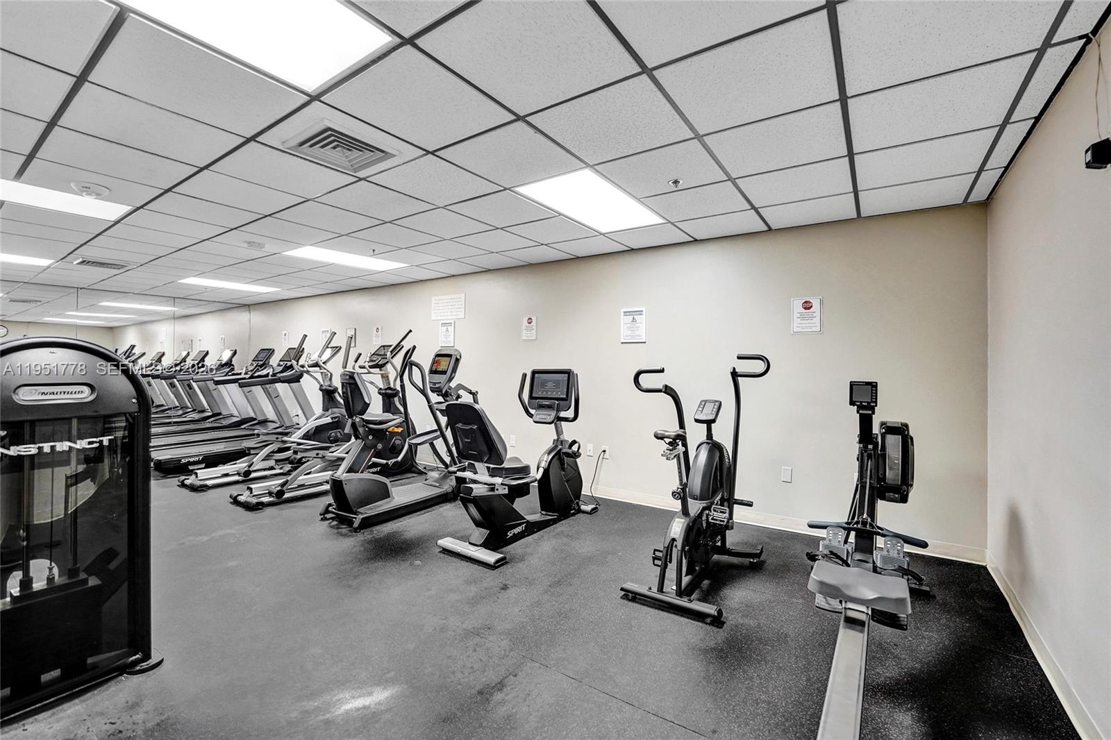 SUMMIT CONDO - Residential