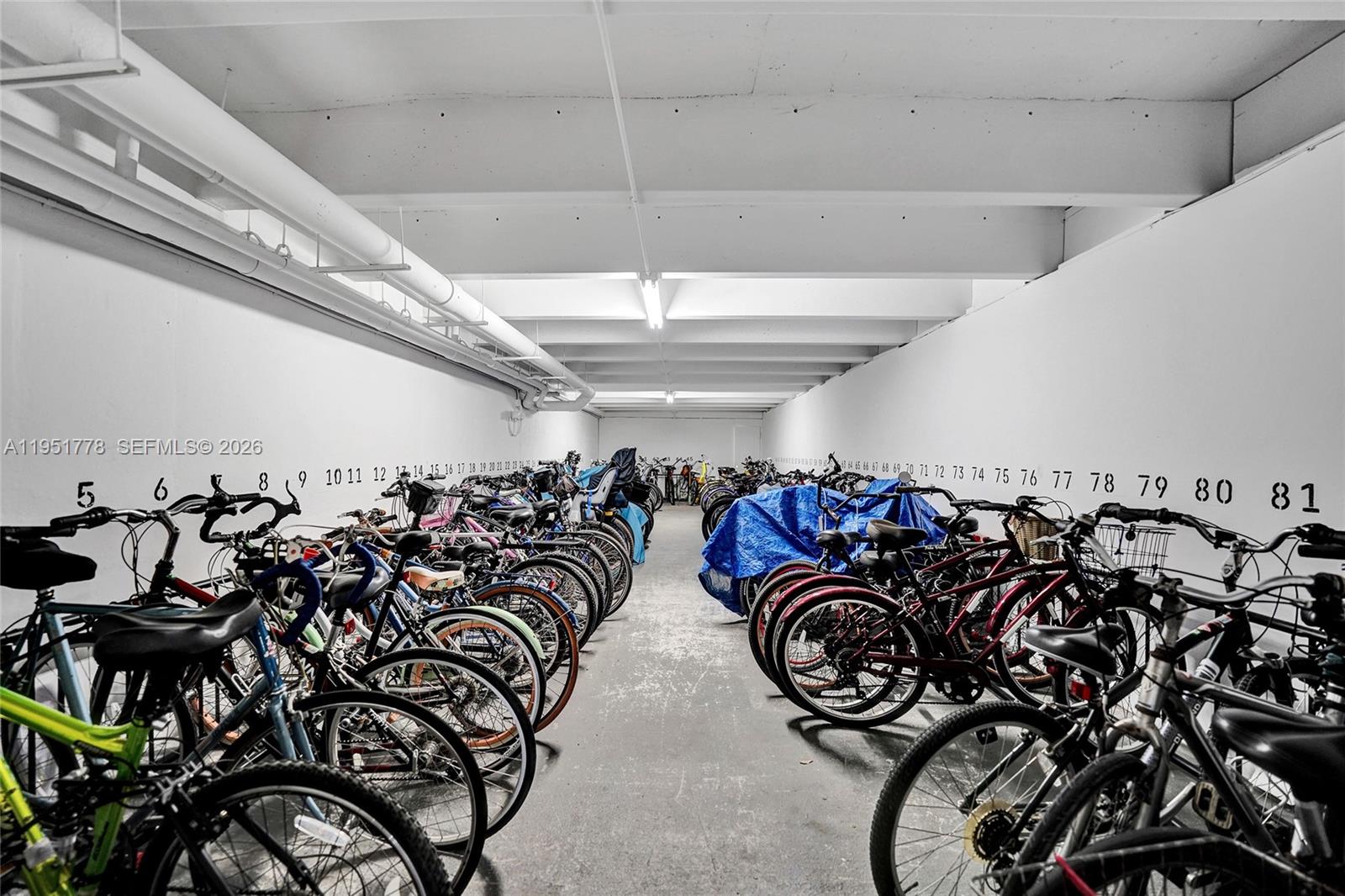 SUMMIT CONDO - Residential