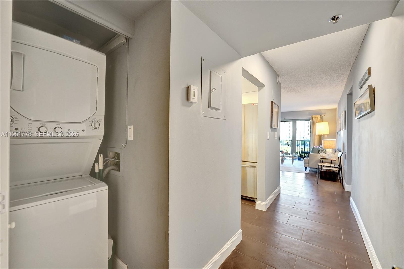 SUMMIT CONDO - Residential