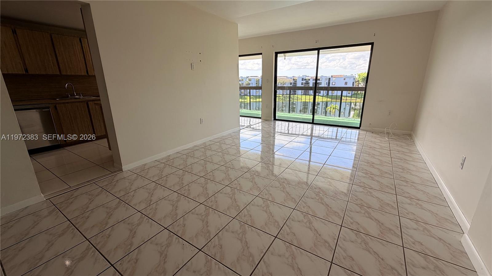 PENINSULA AT INTL GARDENS - Residential Lease