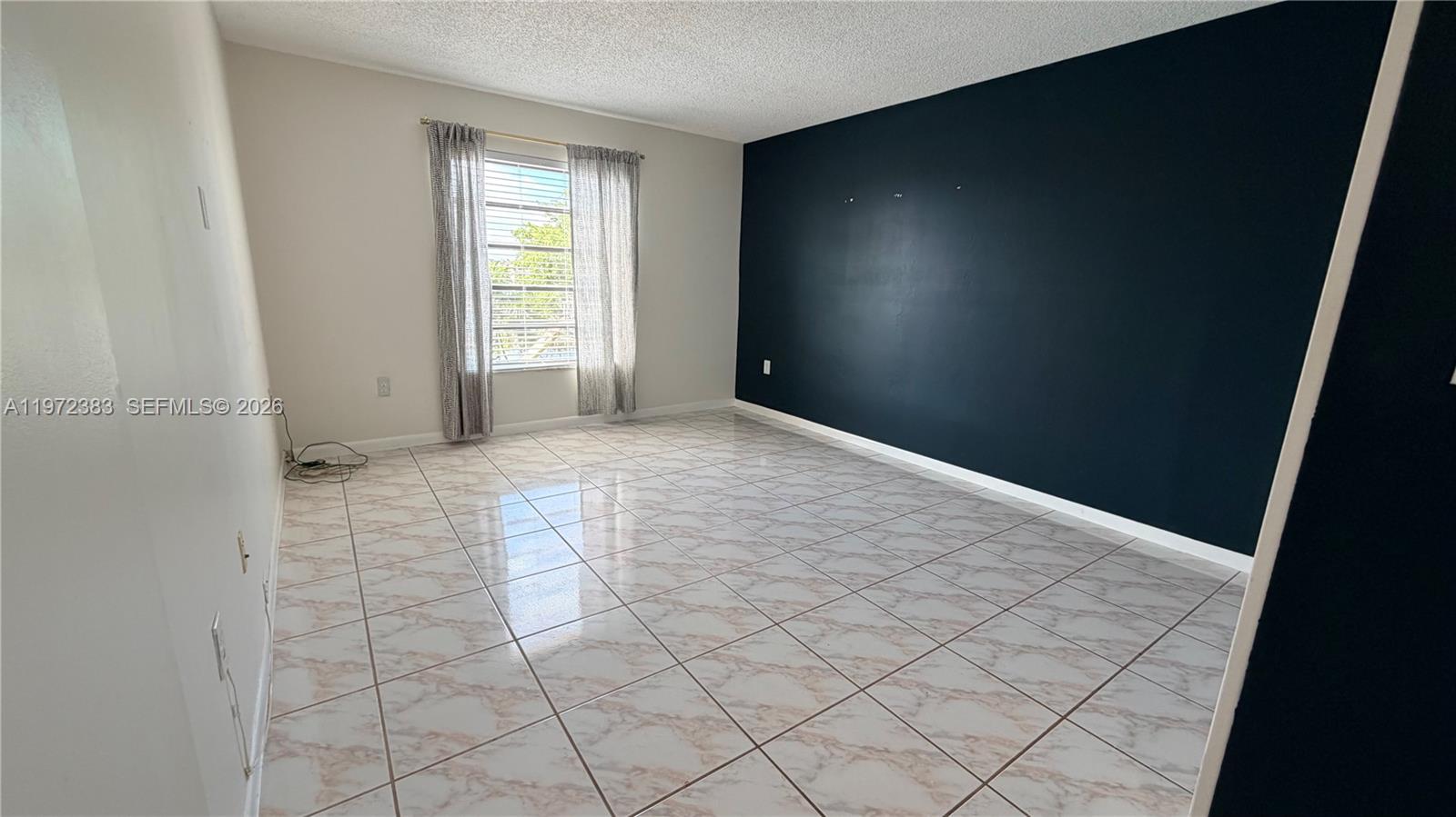 PENINSULA AT INTL GARDENS - Residential Lease