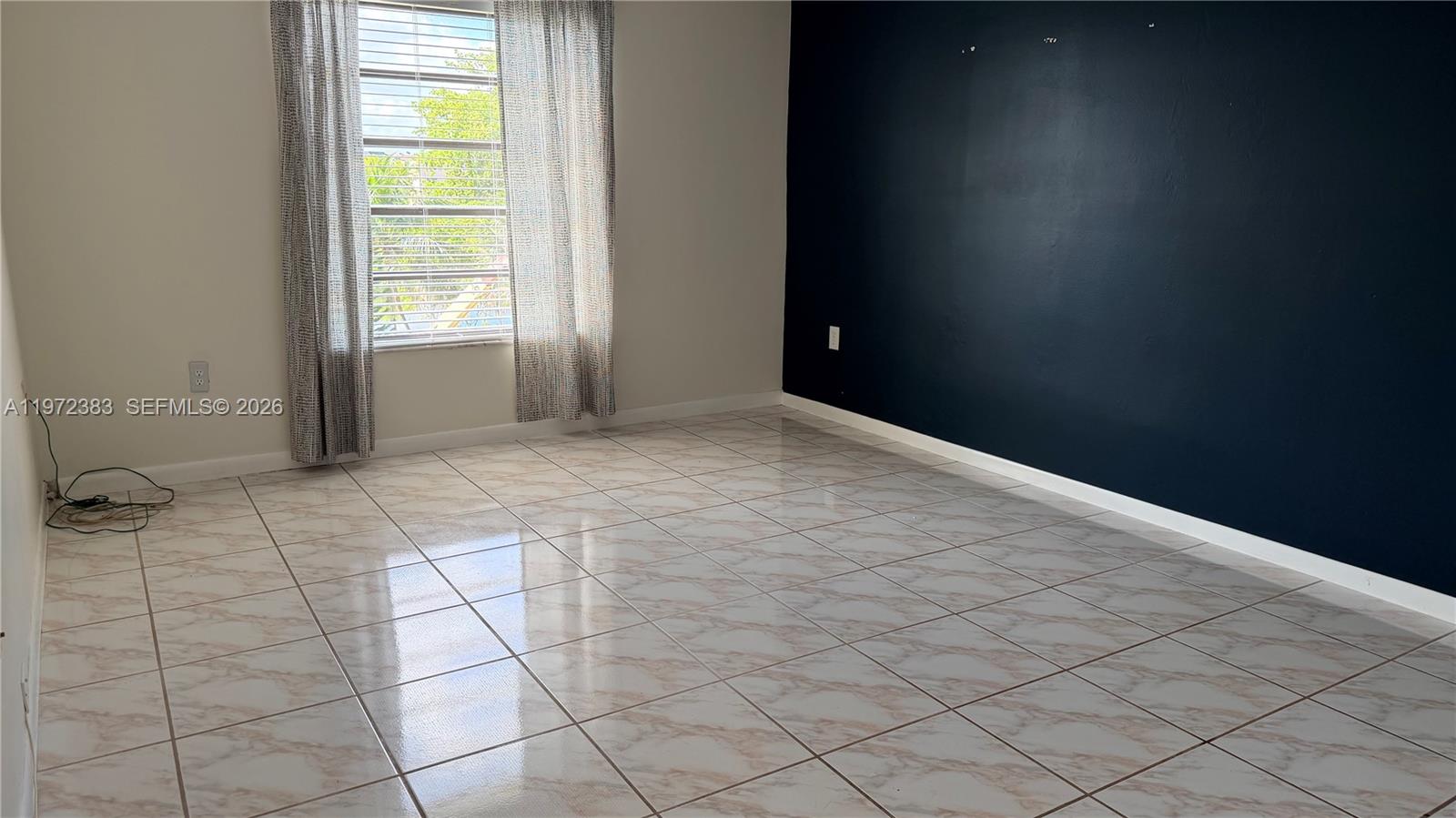 PENINSULA AT INTL GARDENS - Residential Lease