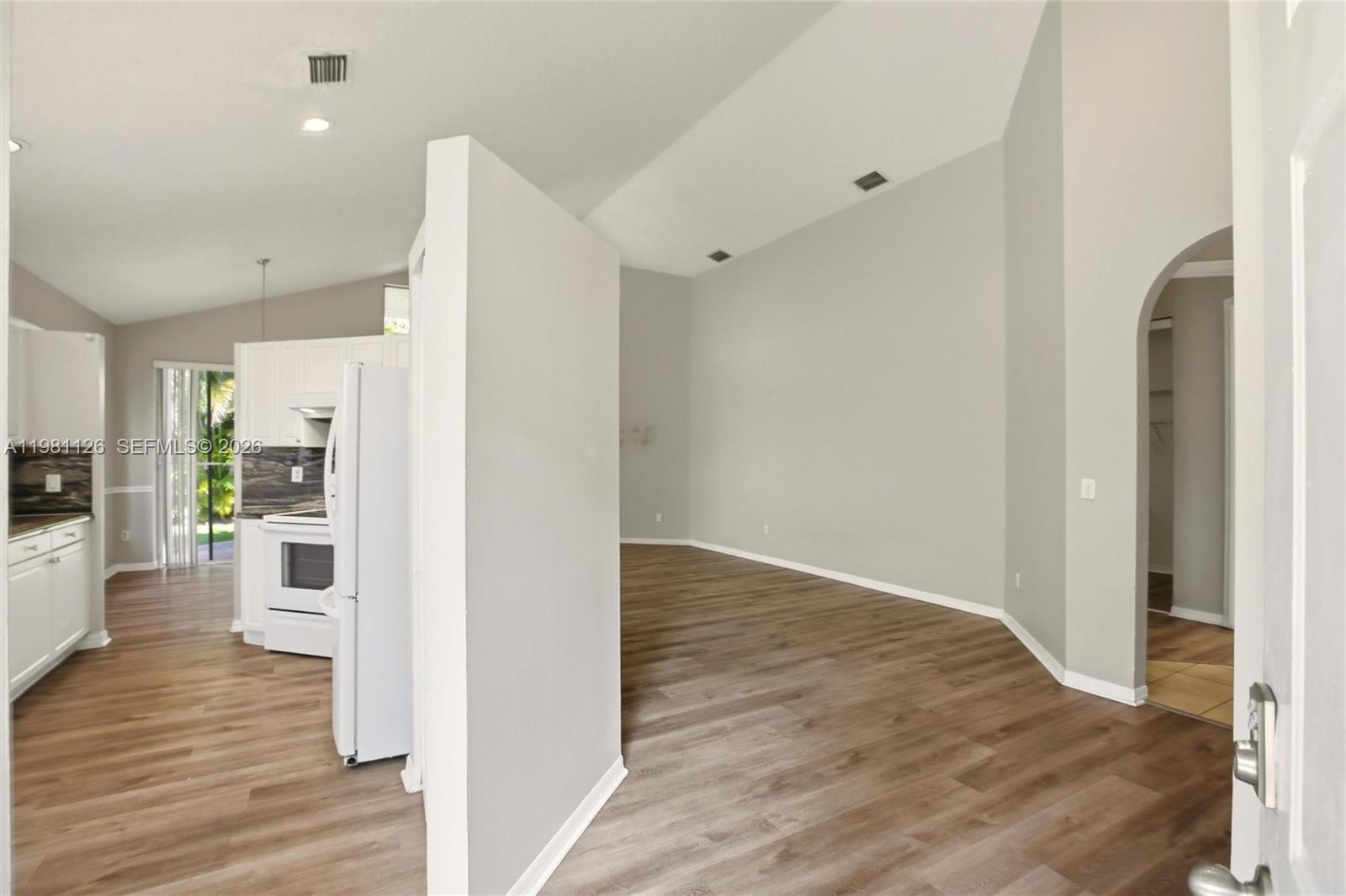 HAMPTON CLUB - Residential