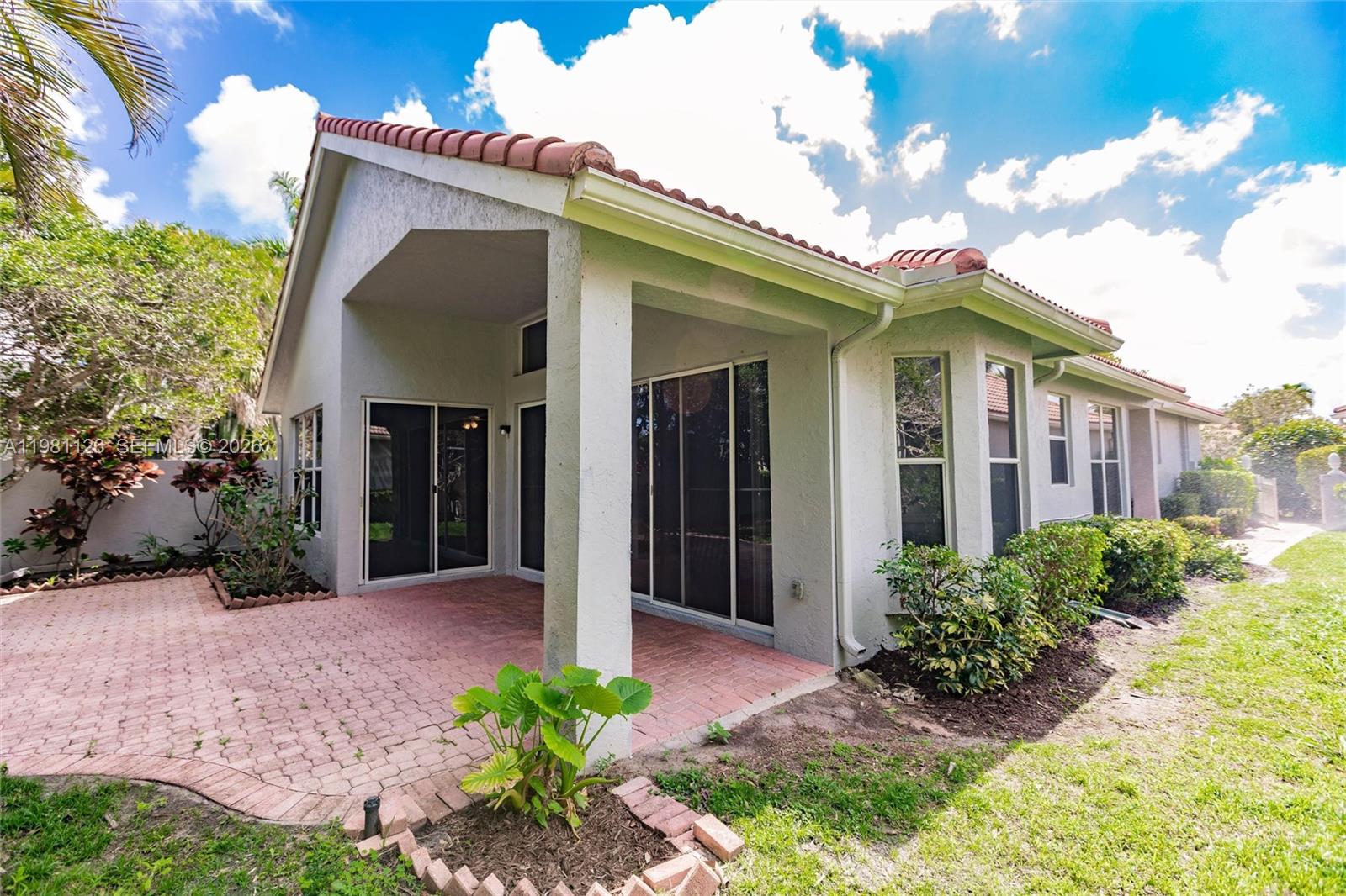 HAMPTON CLUB - Residential