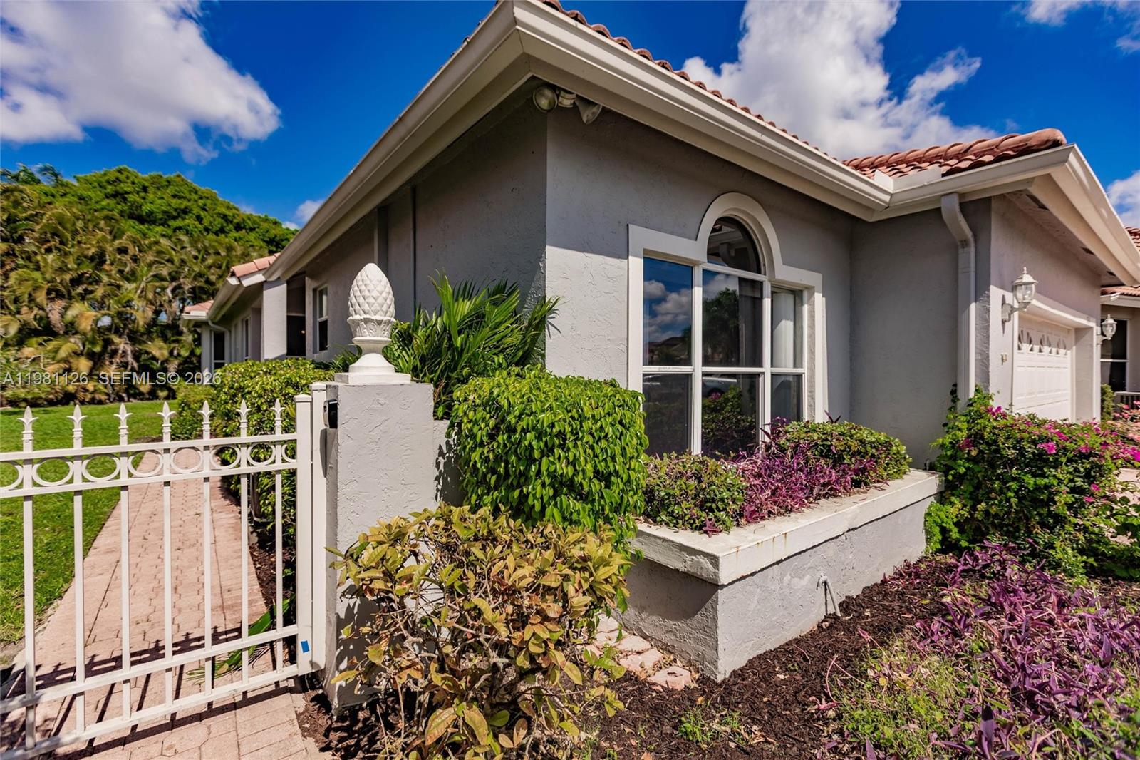 HAMPTON CLUB - Residential