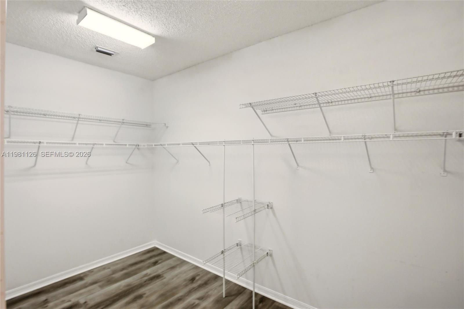 HAMPTON CLUB - Residential