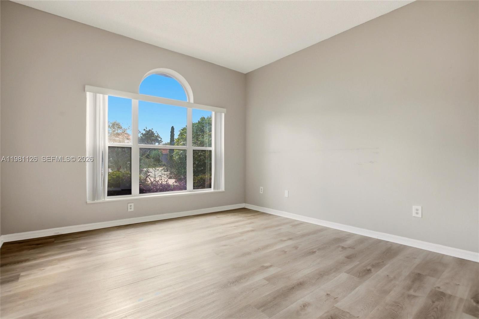 HAMPTON CLUB - Residential