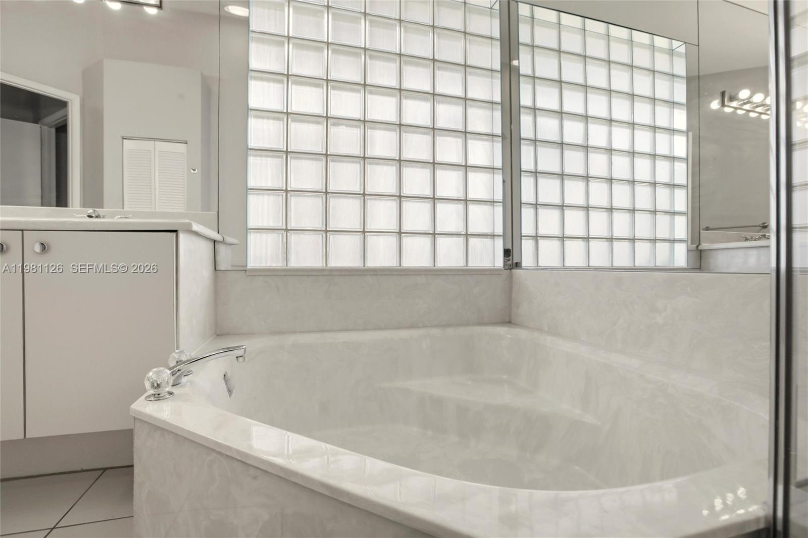 HAMPTON CLUB - Residential