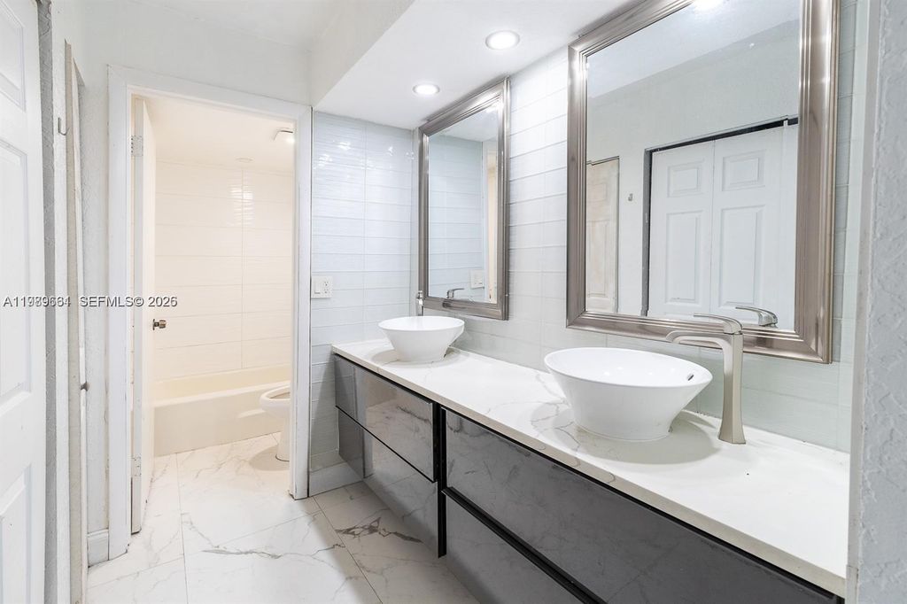 Photo of 3740 Inverrary Dr #1T, Lauderhill, FL 33319 (MLS # A11989661)