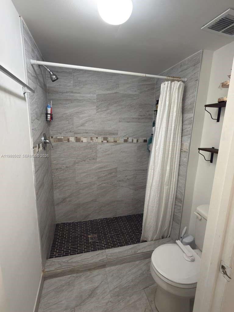 SUMMERBREEZE CONDO - Residential Lease