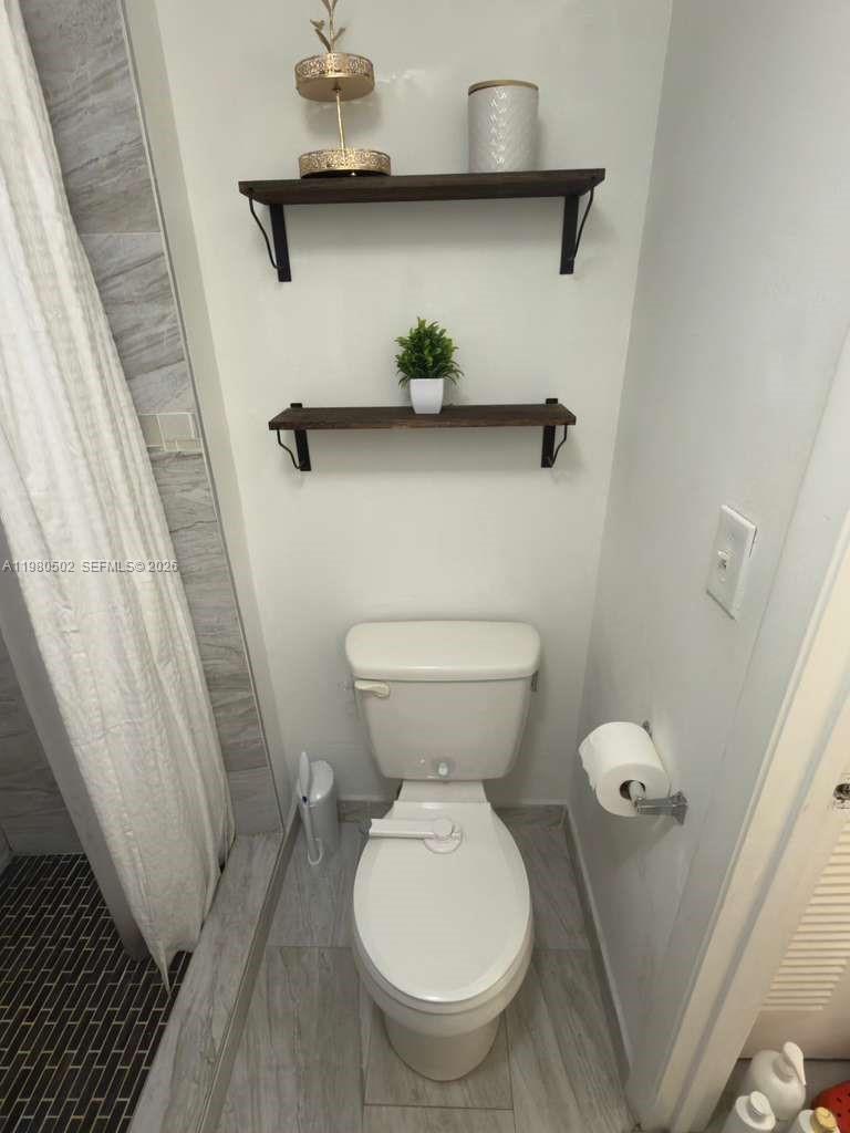 SUMMERBREEZE CONDO - Residential Lease