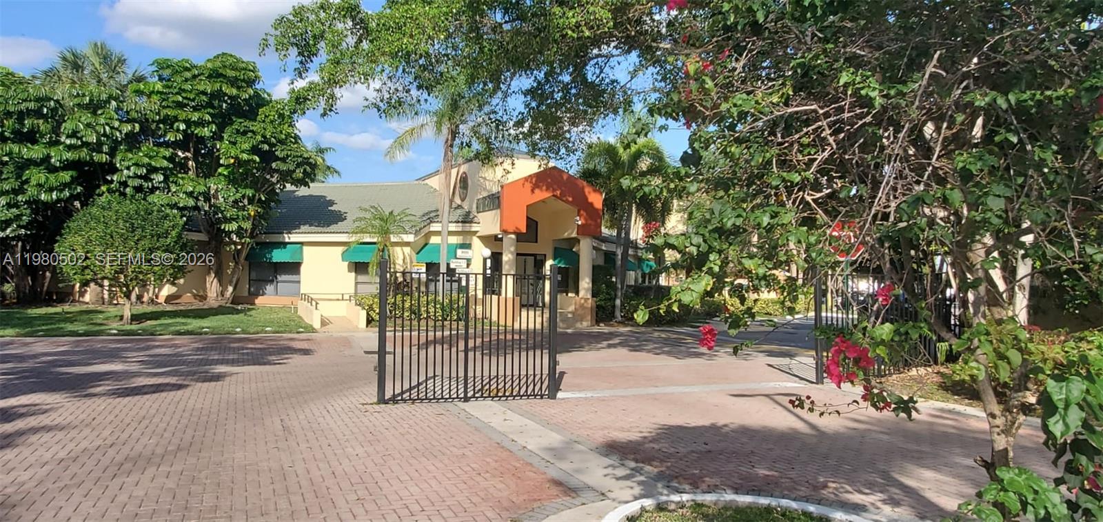 SUMMERBREEZE CONDO - Residential Lease