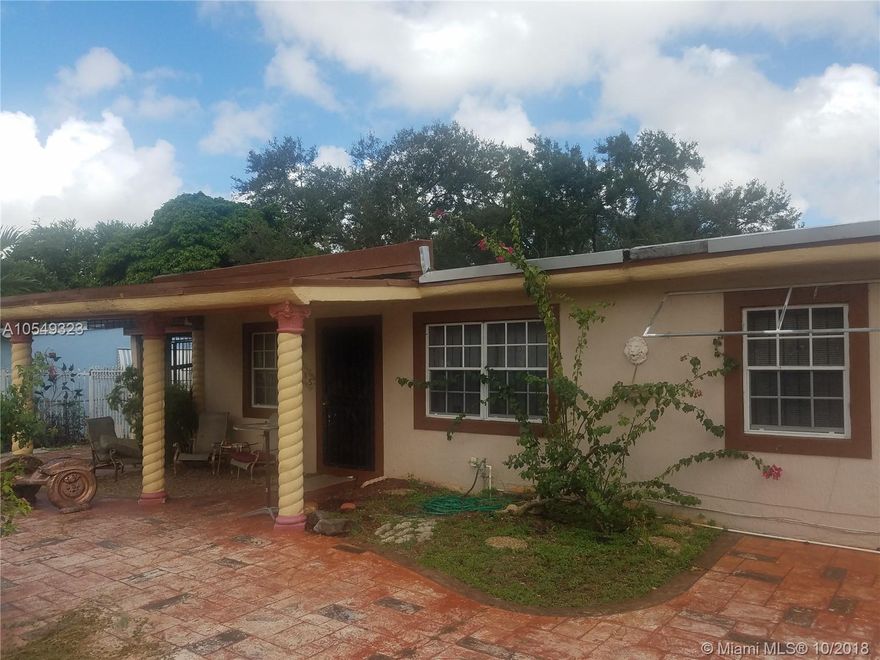 FIXER UPPER. PERFECT FOR A HANDYMAN OR INVESTOR. CHARMING HOME IN NEED OF TLC. NO LEINS. HOME IS LEGALLY A 3/1. THE OWNER CONVERTED INTO A 2 BEDROOM. CAN EASILY BE CONVERTED BACK. LARGE YARD PERFECT FOR ENTERTAINING. PLEASE SUBMIT "AS IS" CONTRACT. OWNER MOTIVATED!  SEE ATTACHMENTS/SELLERS DISCLOSURE