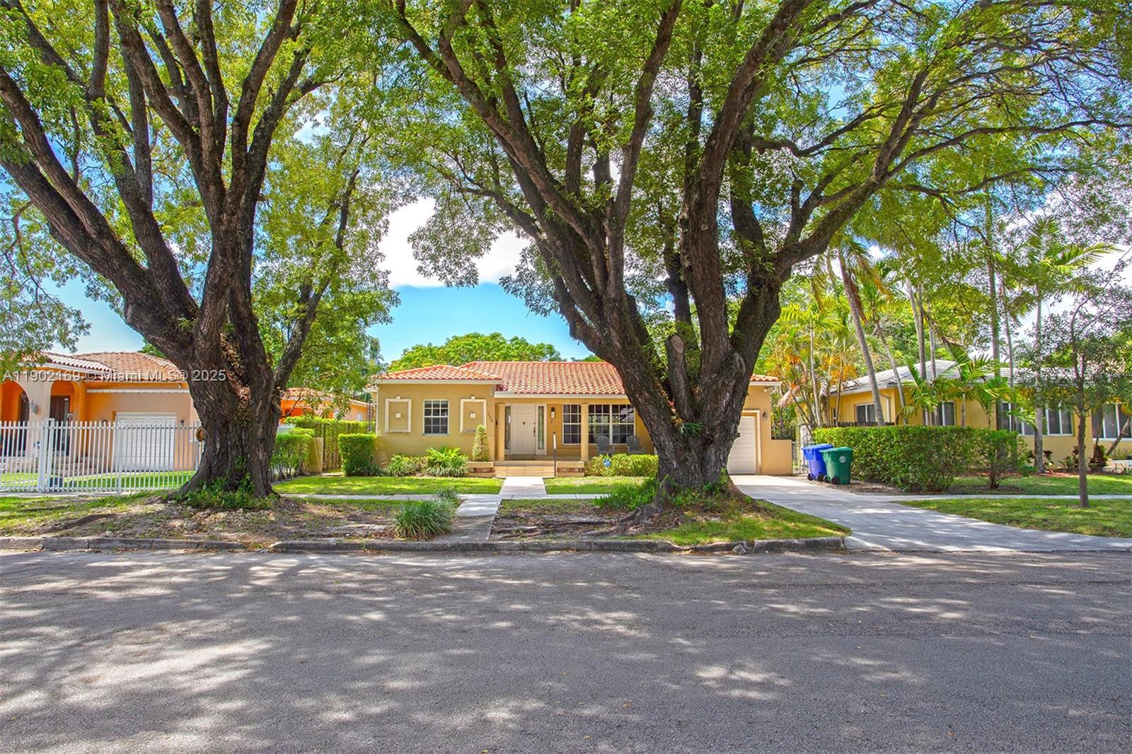 BRICKELL ESTATES - Residential Lease